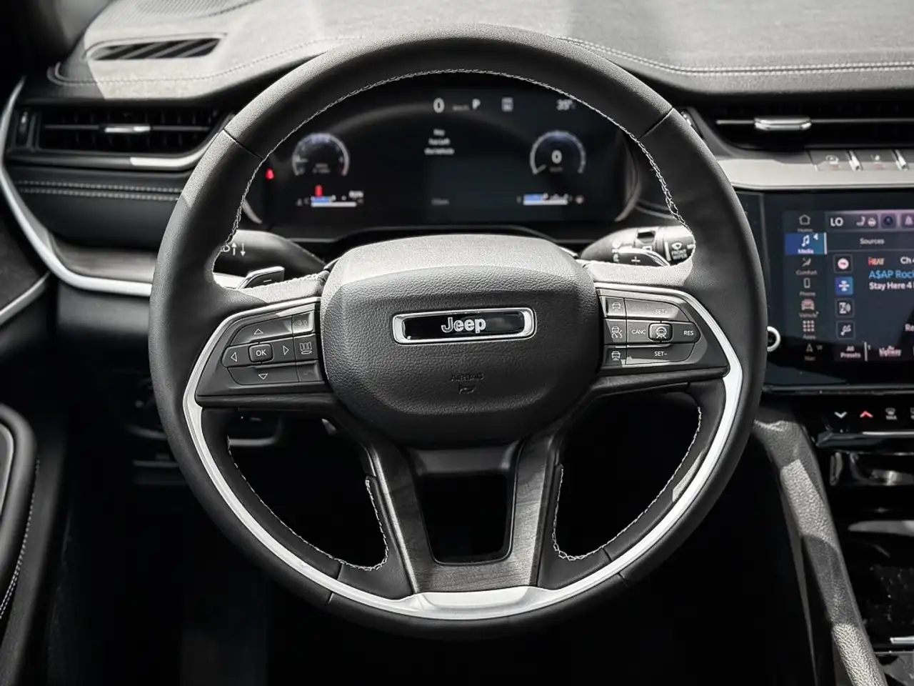 Jeep Grand Cherokee photo Jeep Grand Cherokee