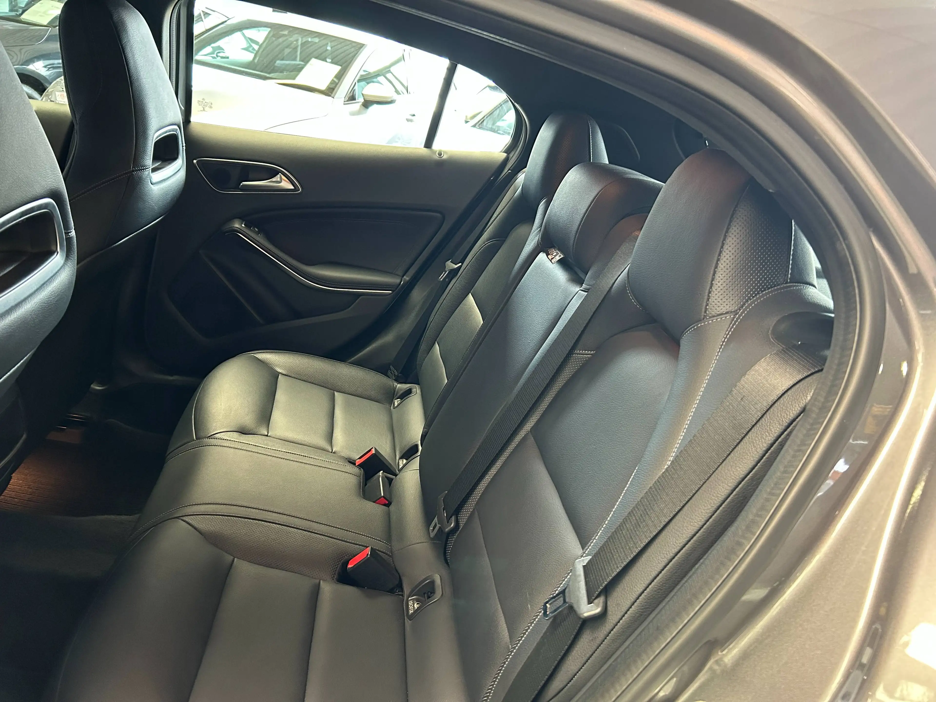 Mercedes-Benz GLA 180 7G-DCT AMG Line Alu18"/Led/Leder/VerwZet/Gps/Pdc/Hk/Bt *1j garantie* — photo 8