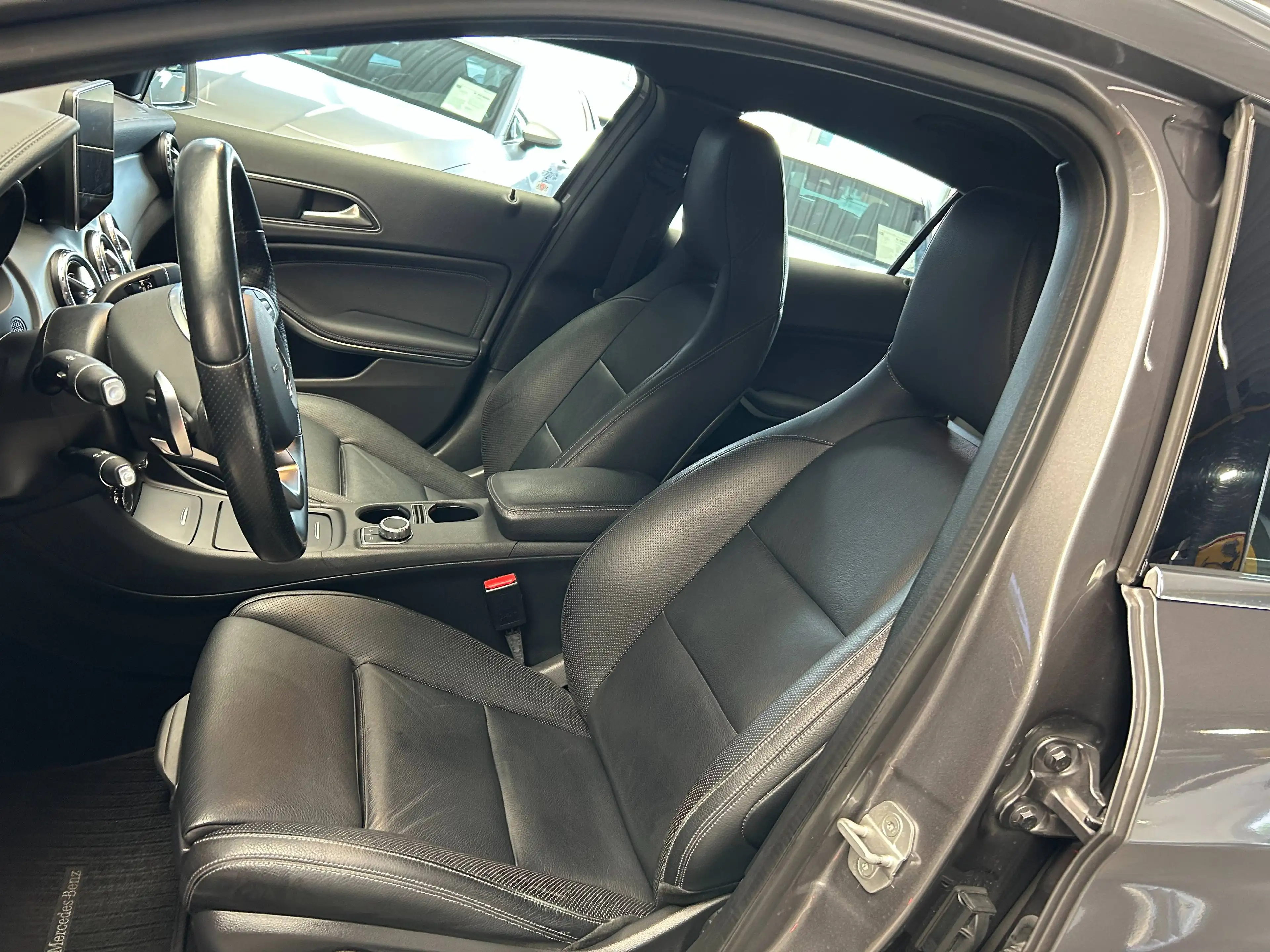 Mercedes-Benz GLA 180 7G-DCT AMG Line Alu18"/Led/Leder/VerwZet/Gps/Pdc/Hk/Bt *1j garantie* — photo 7