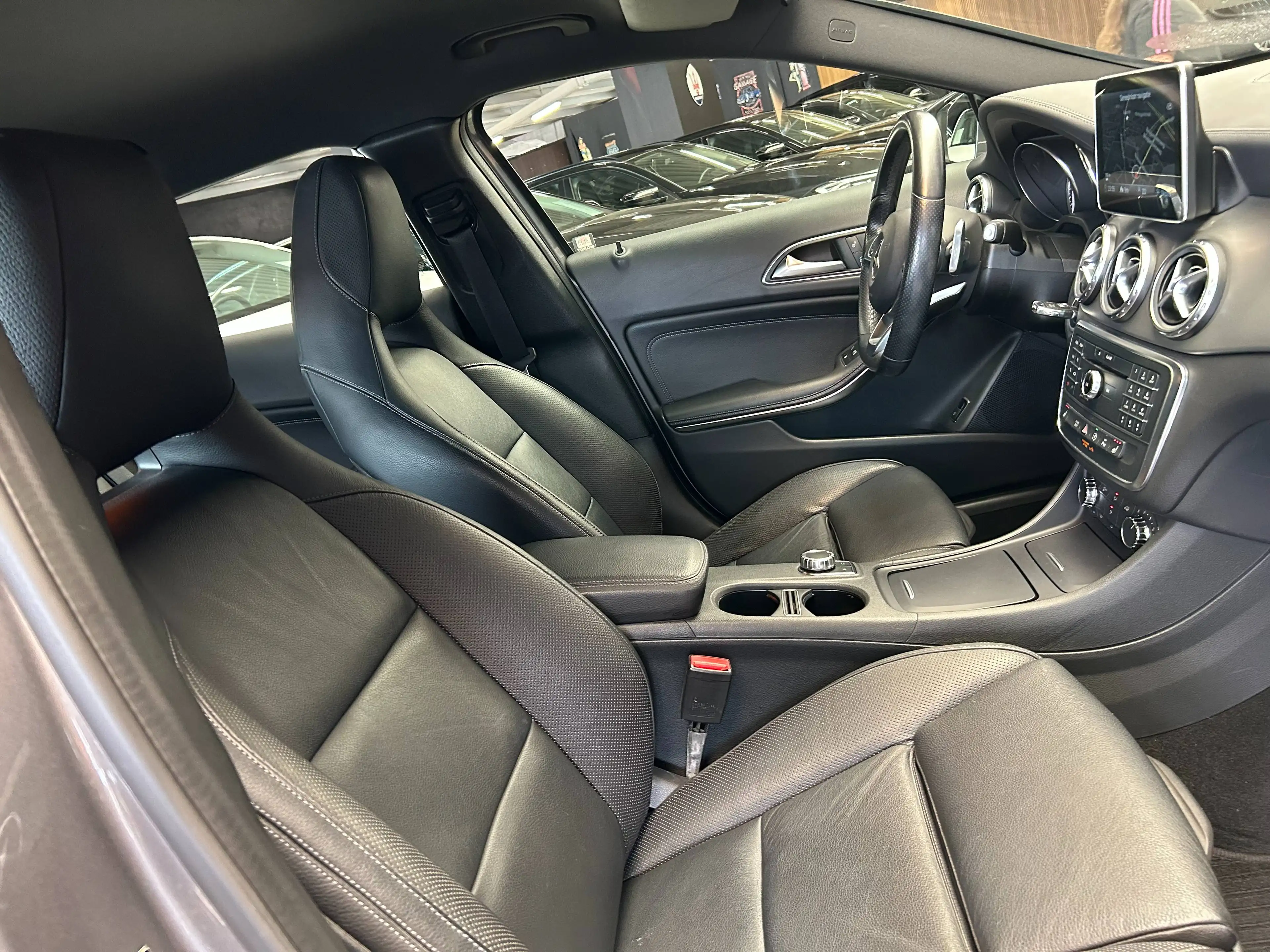 Mercedes-Benz GLA 180 7G-DCT AMG Line Alu18"/Led/Leder/VerwZet/Gps/Pdc/Hk/Bt *1j garantie* — photo 15