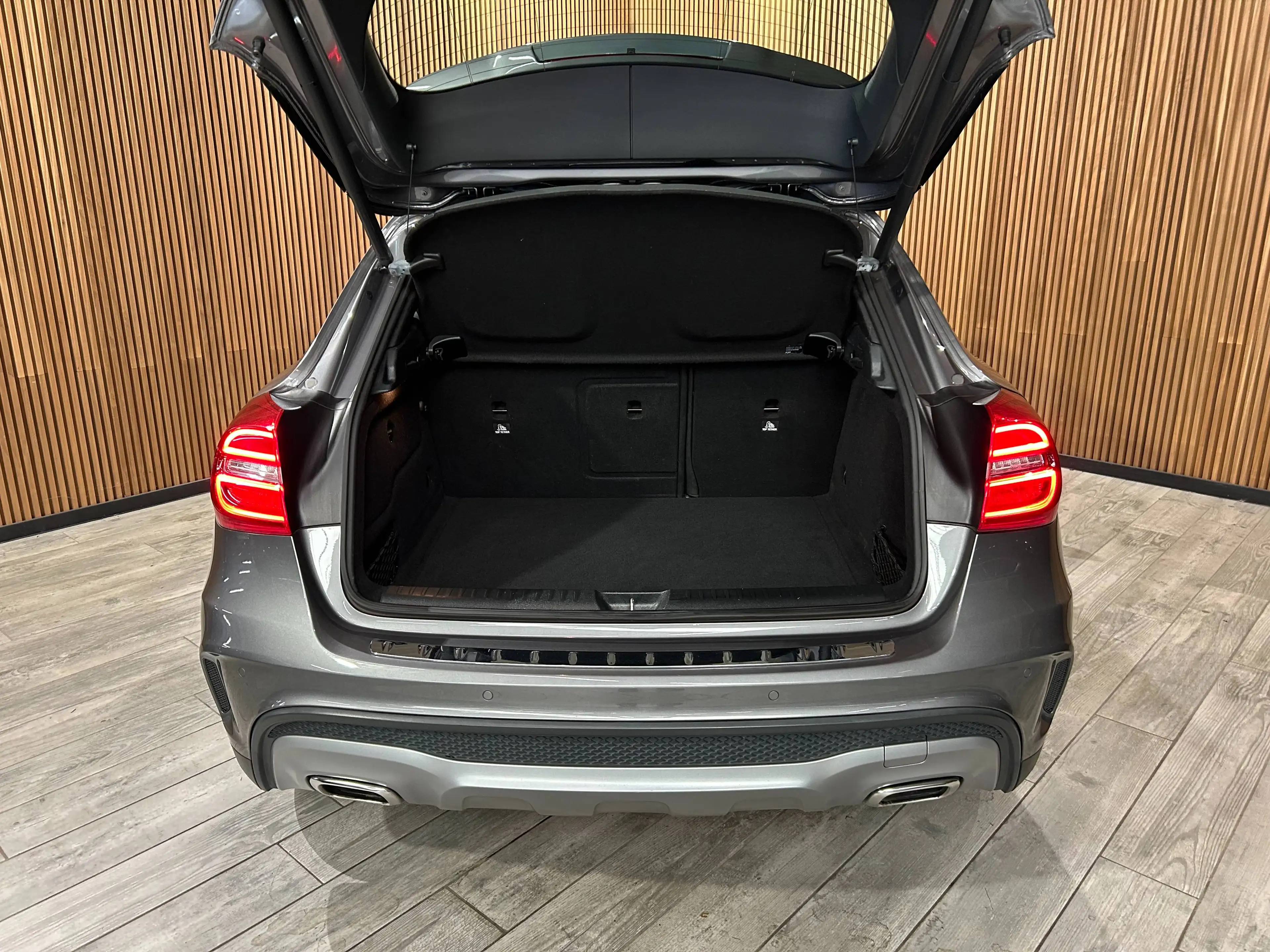 Mercedes-Benz GLA 180 7G-DCT AMG Line Alu18"/Led/Leder/VerwZet/Gps/Pdc/Hk/Bt *1j garantie* — photo 13