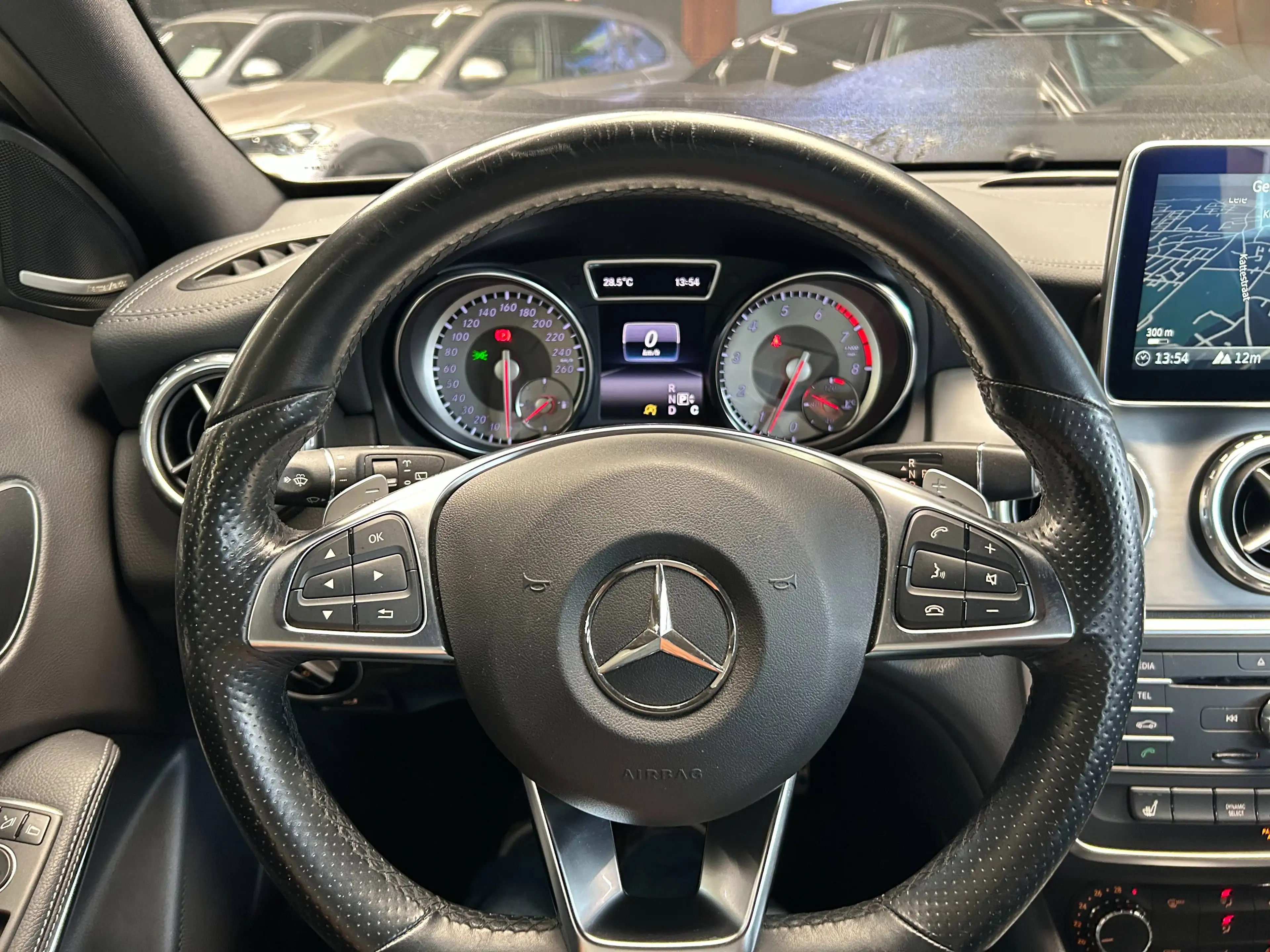 Mercedes-Benz GLA 180 7G-DCT AMG Line Alu18"/Led/Leder/VerwZet/Gps/Pdc/Hk/Bt *1j garantie* — photo 9