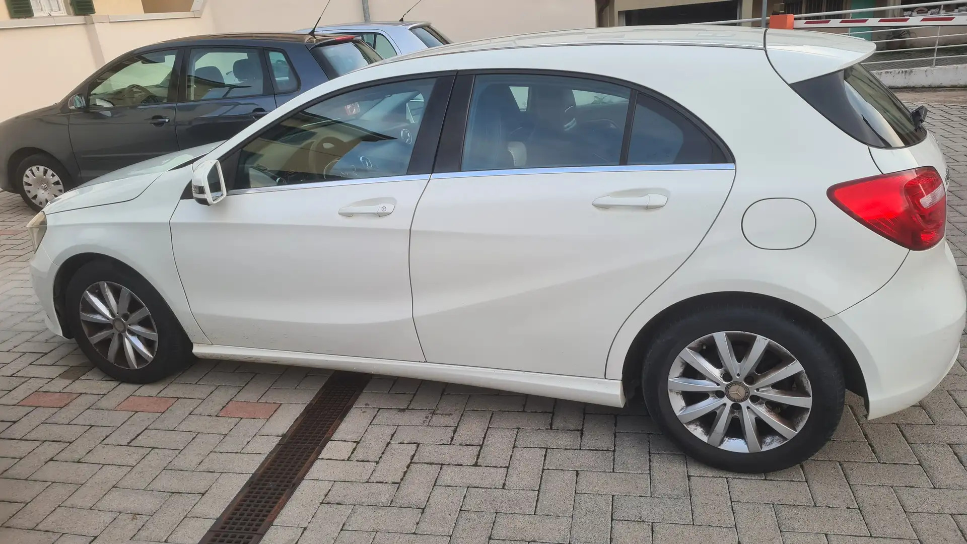 Mercedes-Benz A 160 Classe A - W176cdi Premium Blanc - 1