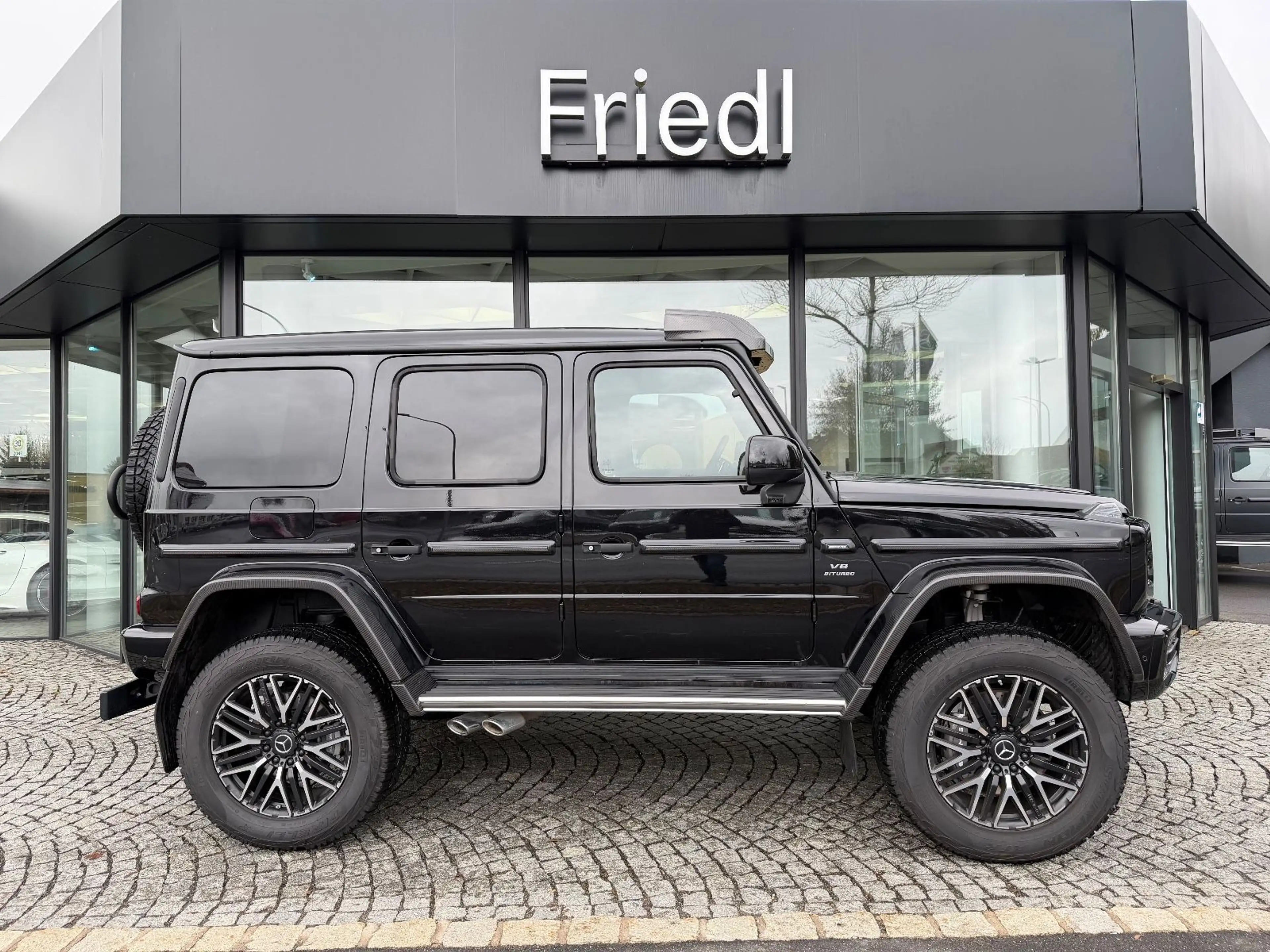 Mercedes-Benz G 63 AMG 4x4, 1.Hand, 225 KM, Holzboden, TV — photo 2