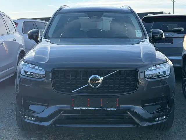Volvo XC90 view 13