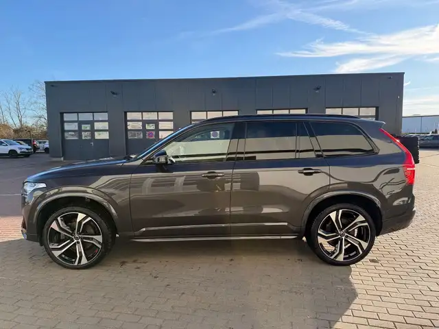 Volvo XC90 view 6