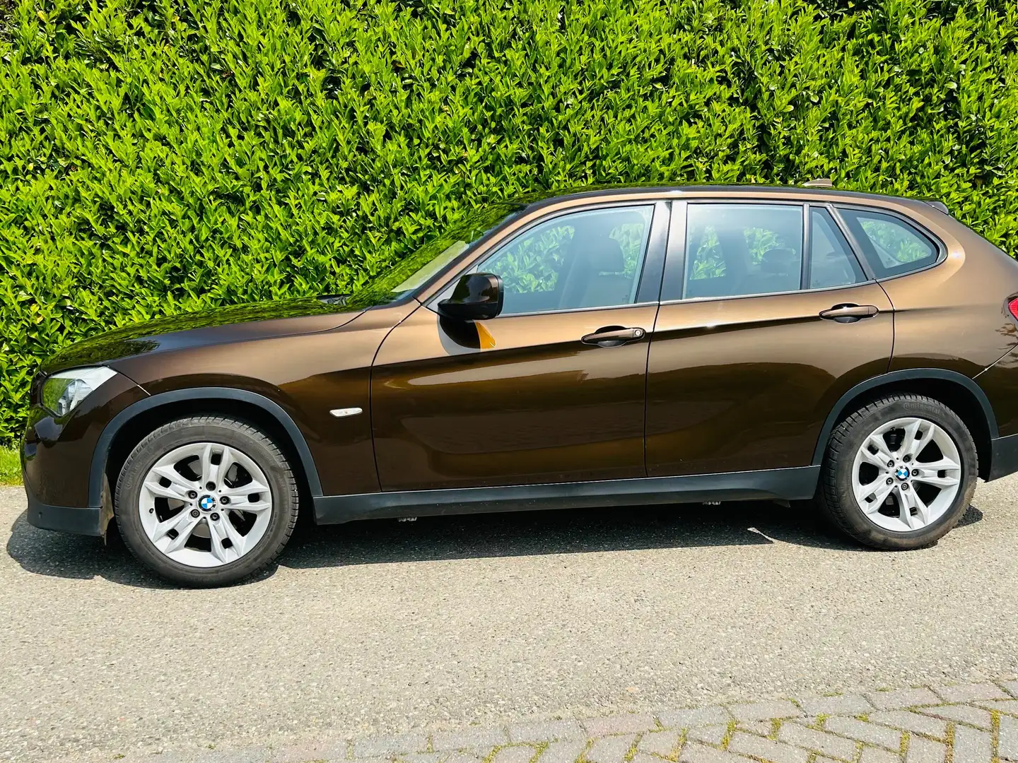 BMW X1 X1 sDrive18i Exec. Barna - 2