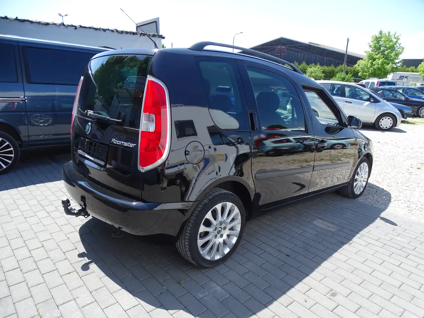 Skoda Roomster Comfort Plus Edition **AHK / TÜV+SERVICE-NEU** Noir - 2