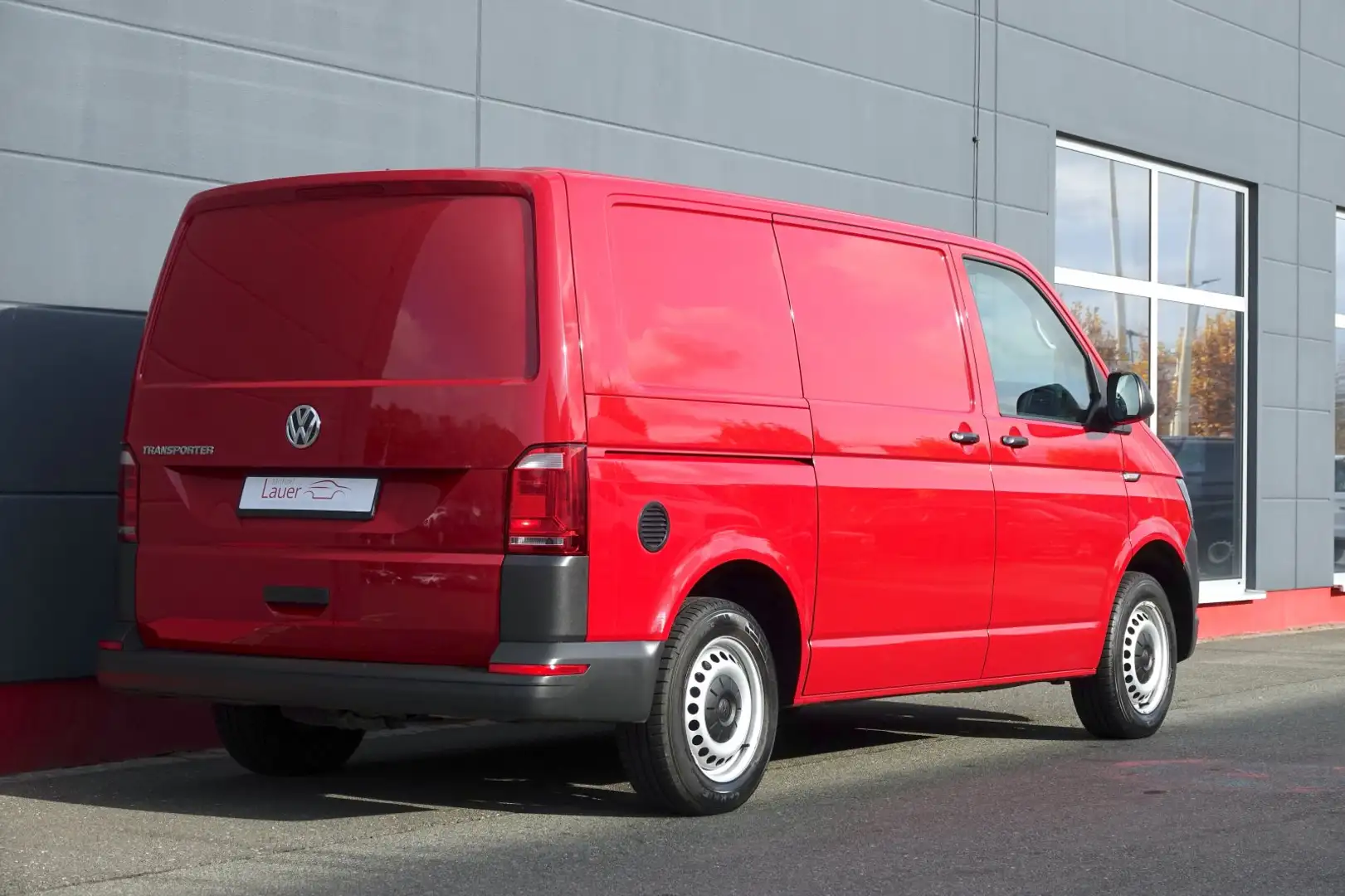 Volkswagen T6 2.0 TDI Kasten L1H1 Klima Werkstatt Rot - 2