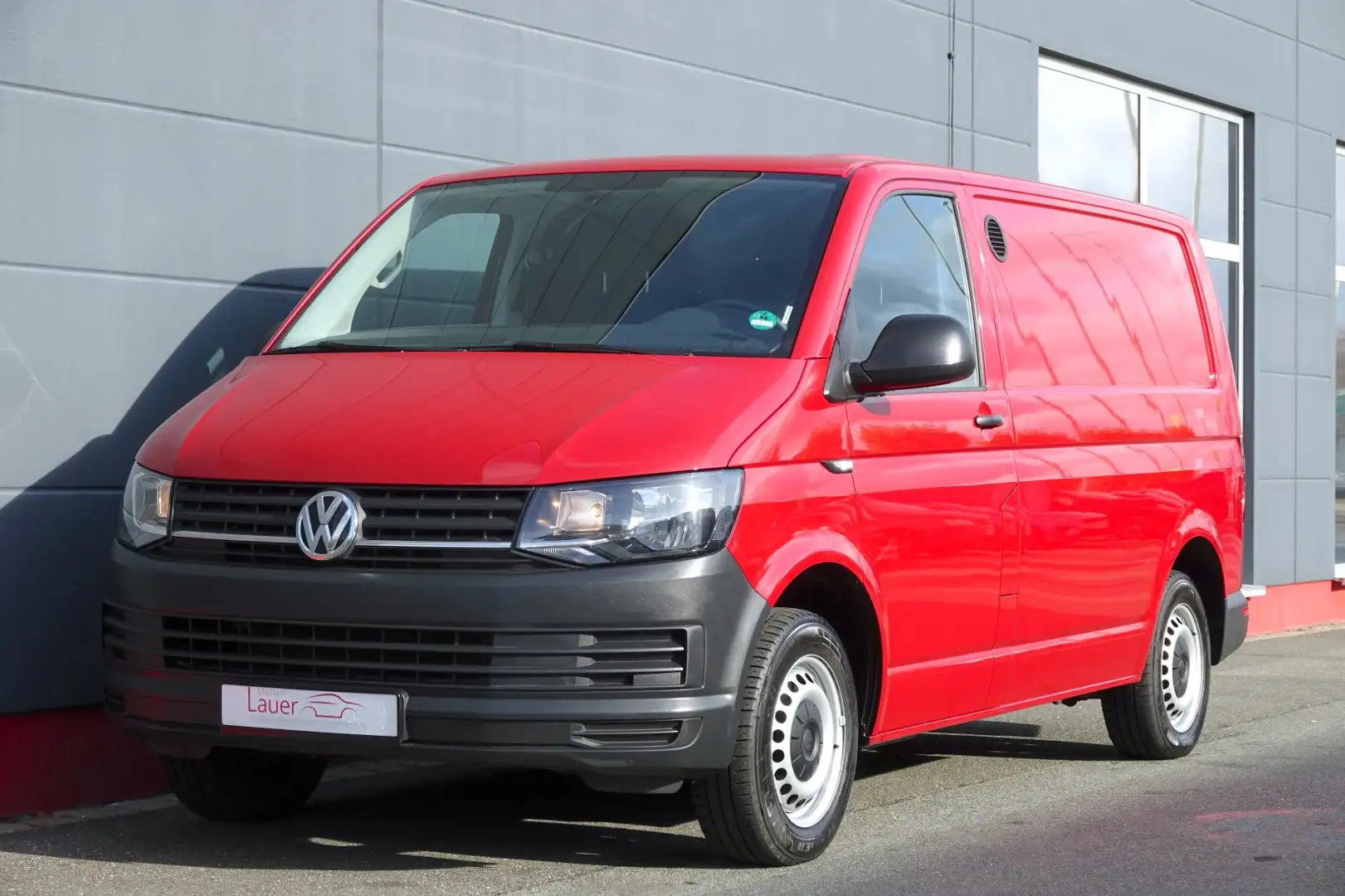 Volkswagen T6 2.0 TDI Kasten L1H1 Klima Werkstatt Rot - 1