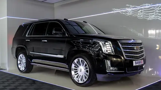 Cadillac Escalade 6.2 V8 PLATINUM 7SEAT/BOSE/360/HUD/3xTV