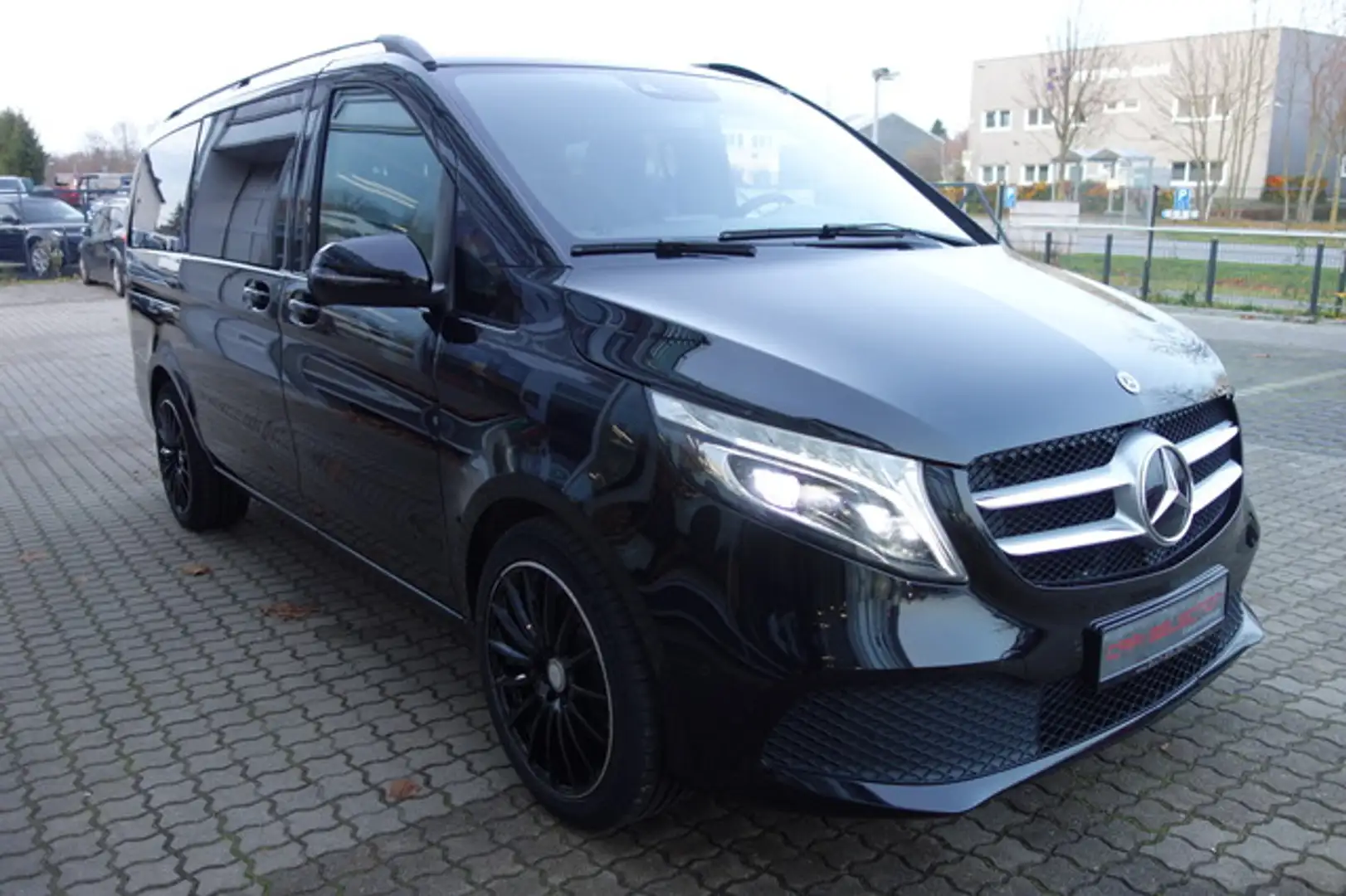 Mercedes-Benz V 250 d Edition Lang 2sTÜR/LED/PANO/KAM/MBUX/19" Noir - 2