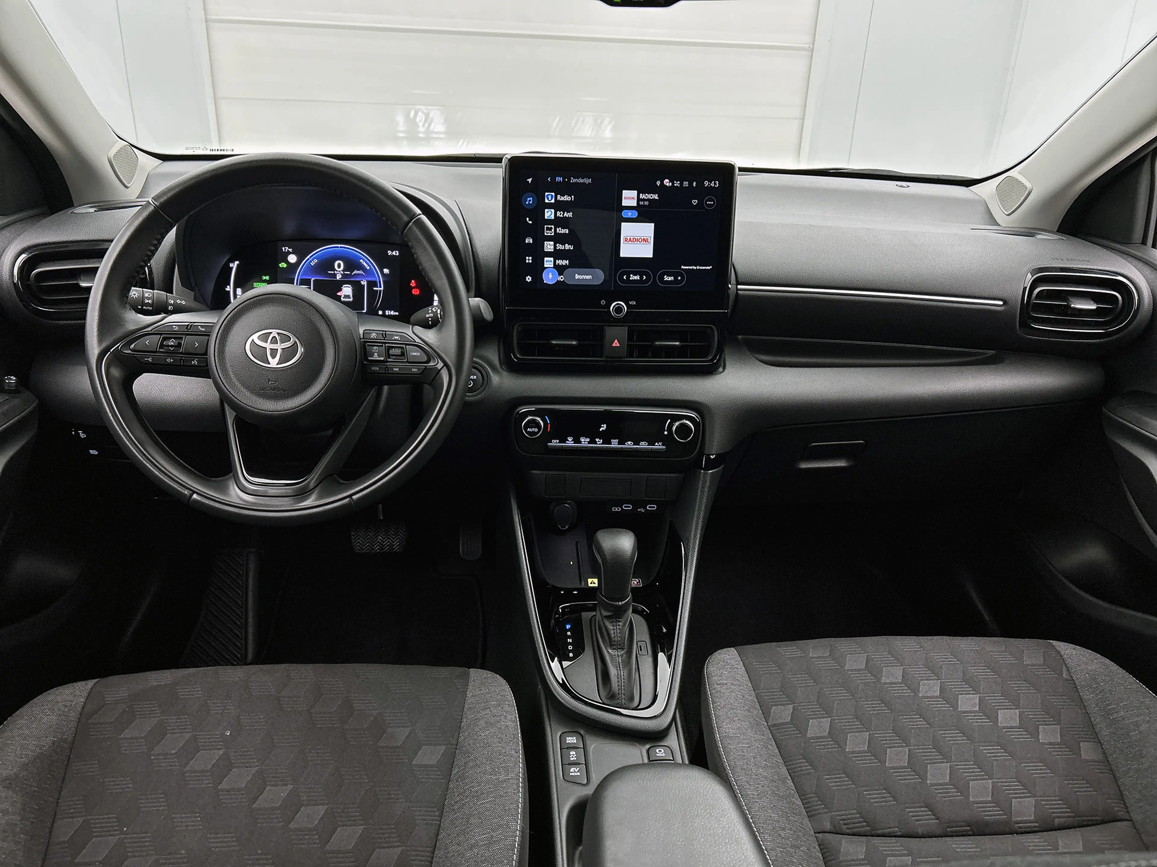 Toyota Yaris 1.5 Hybrid 115 Dynamic | BTW Voertuig | NL Auto | — photo 4