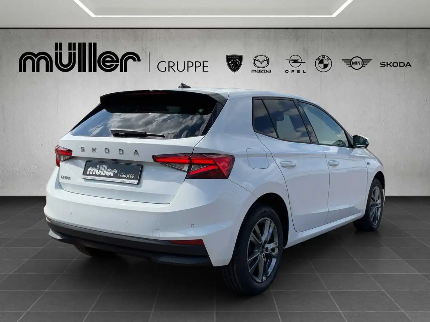 Skoda Fabia Tour 1.0 TSI DSG Weiß - 2