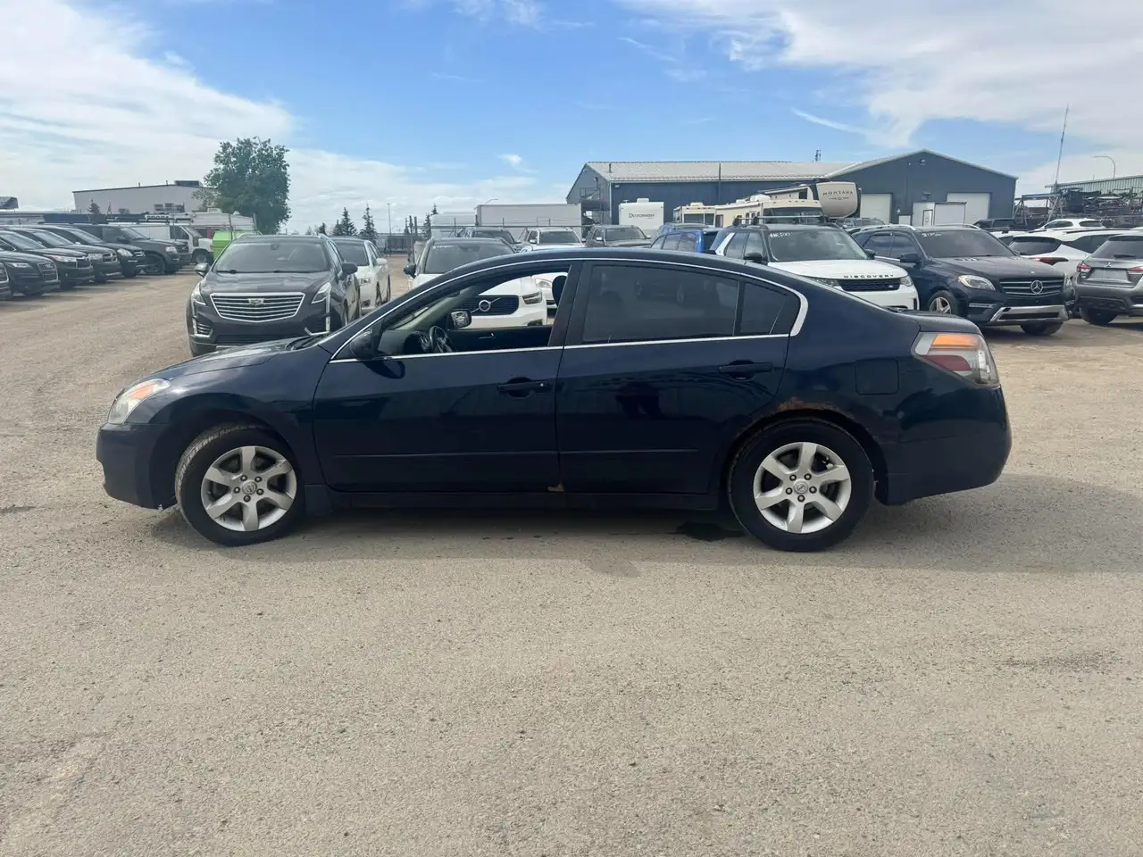 Nissan Altima снимка Nissan Altima