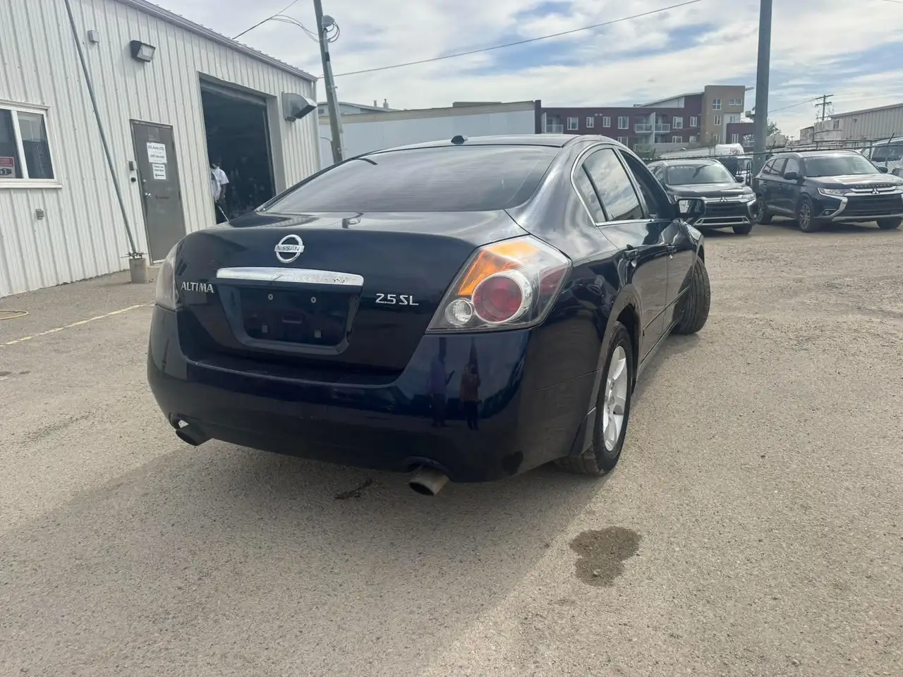 Nissan Altima снимка Nissan Altima