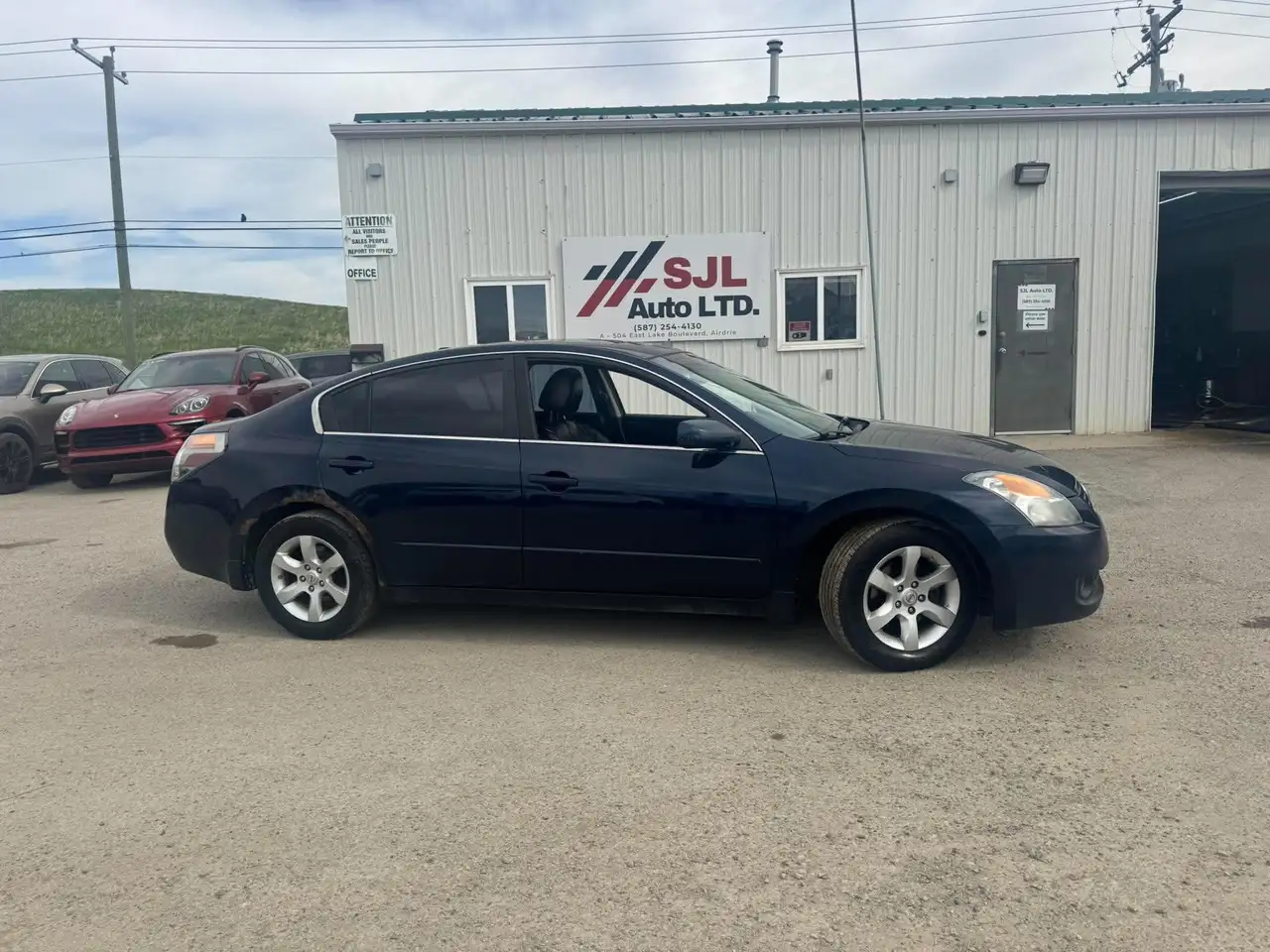 Nissan Altima снимка Nissan Altima