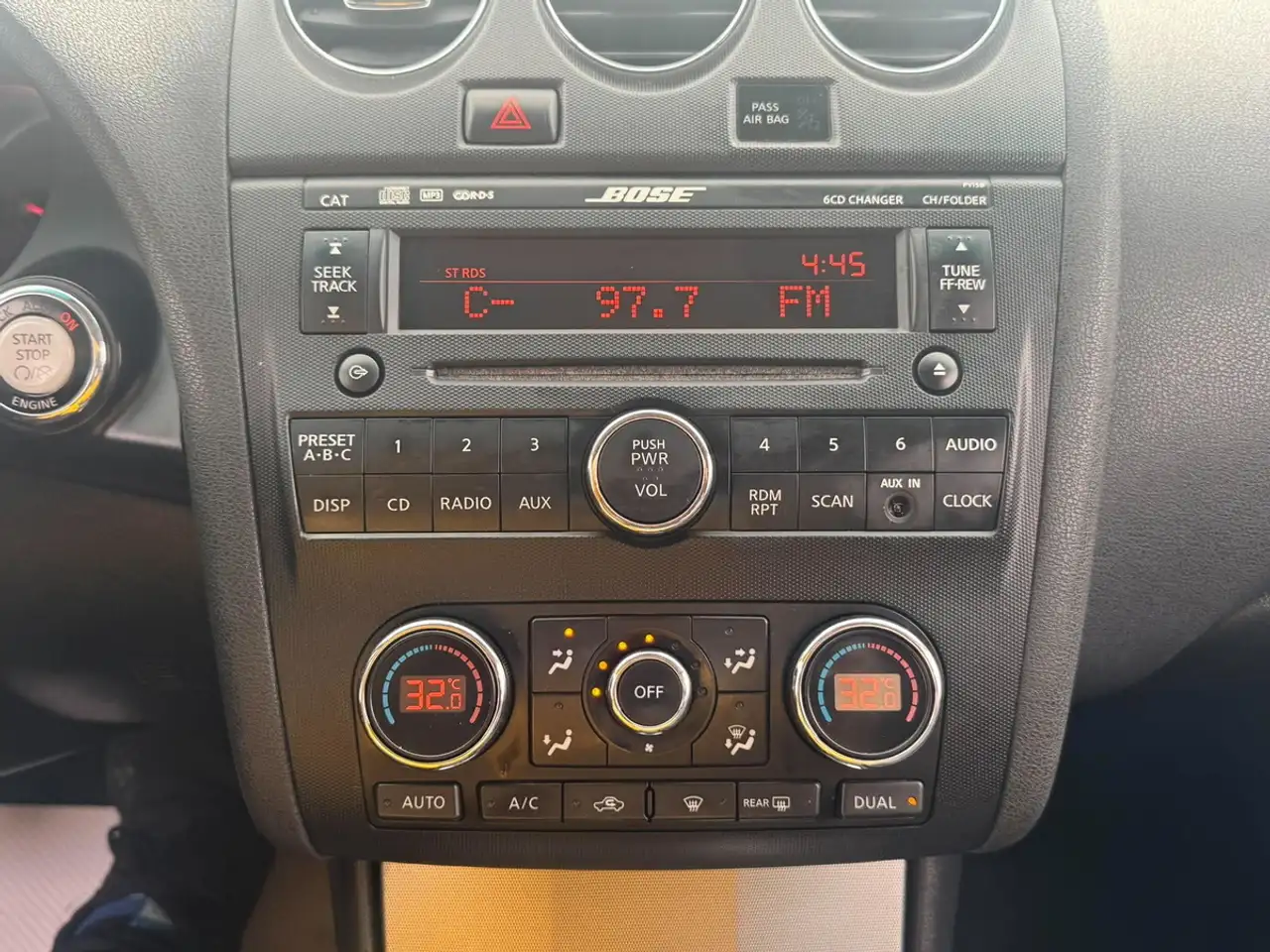 Nissan Altima fotografie Nissan Altima