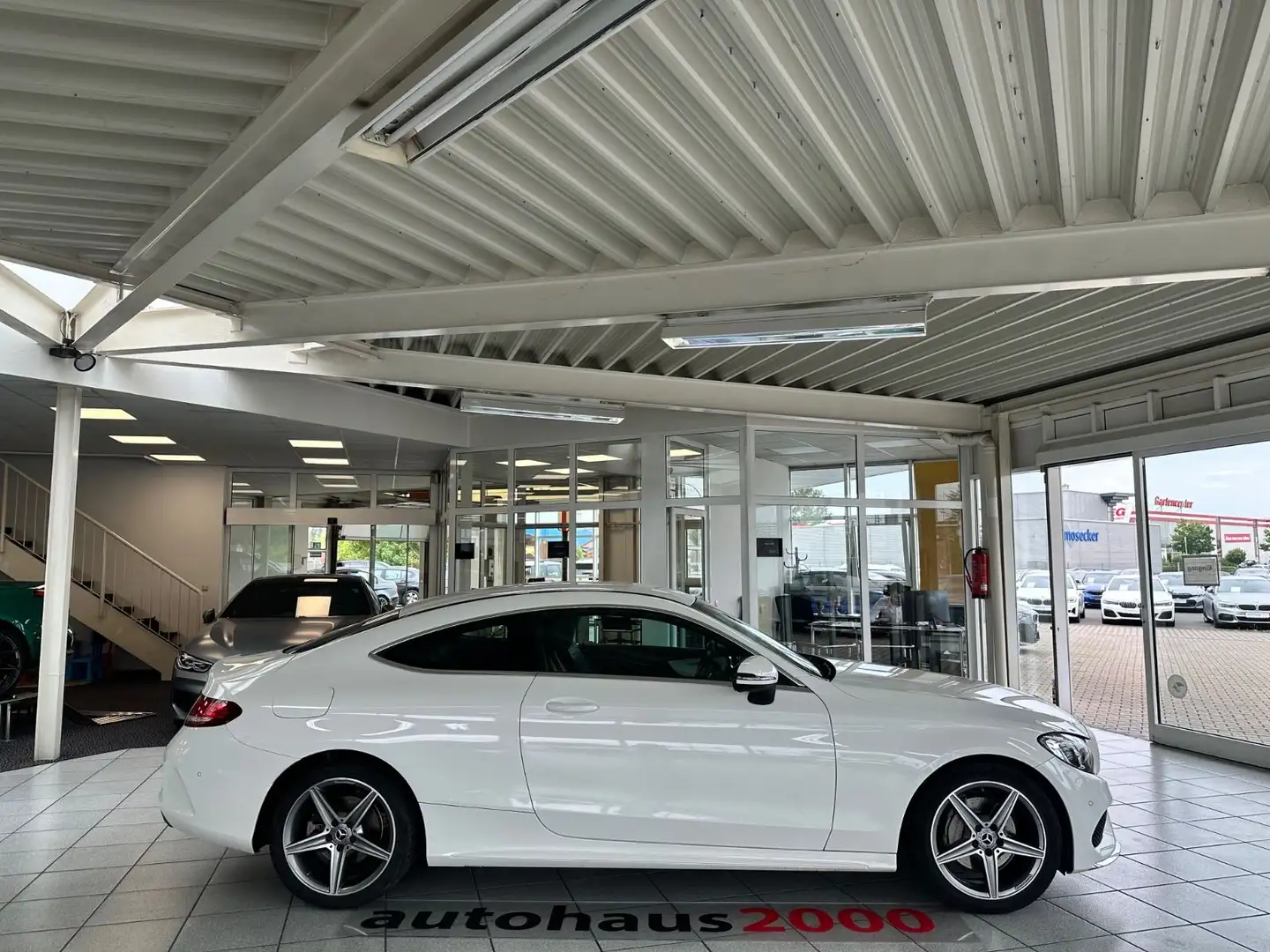 Mercedes-Benz C 220 C220d AMG Line AUT./LED/CAM/NAVI/SHZ/TEMPO. Blanc - 2