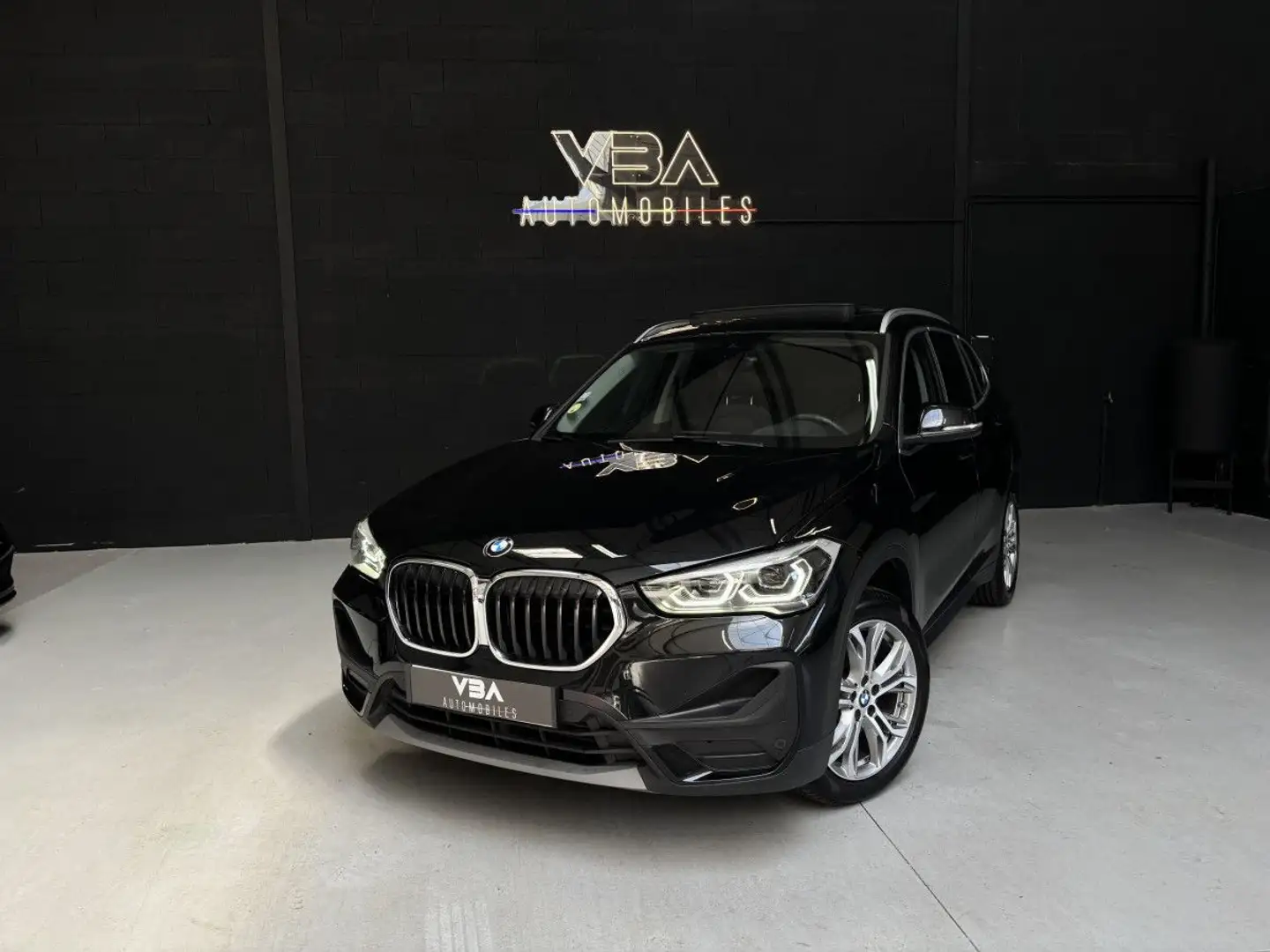 BMW X1 (2) sDrive18d Lounge Noir - 2