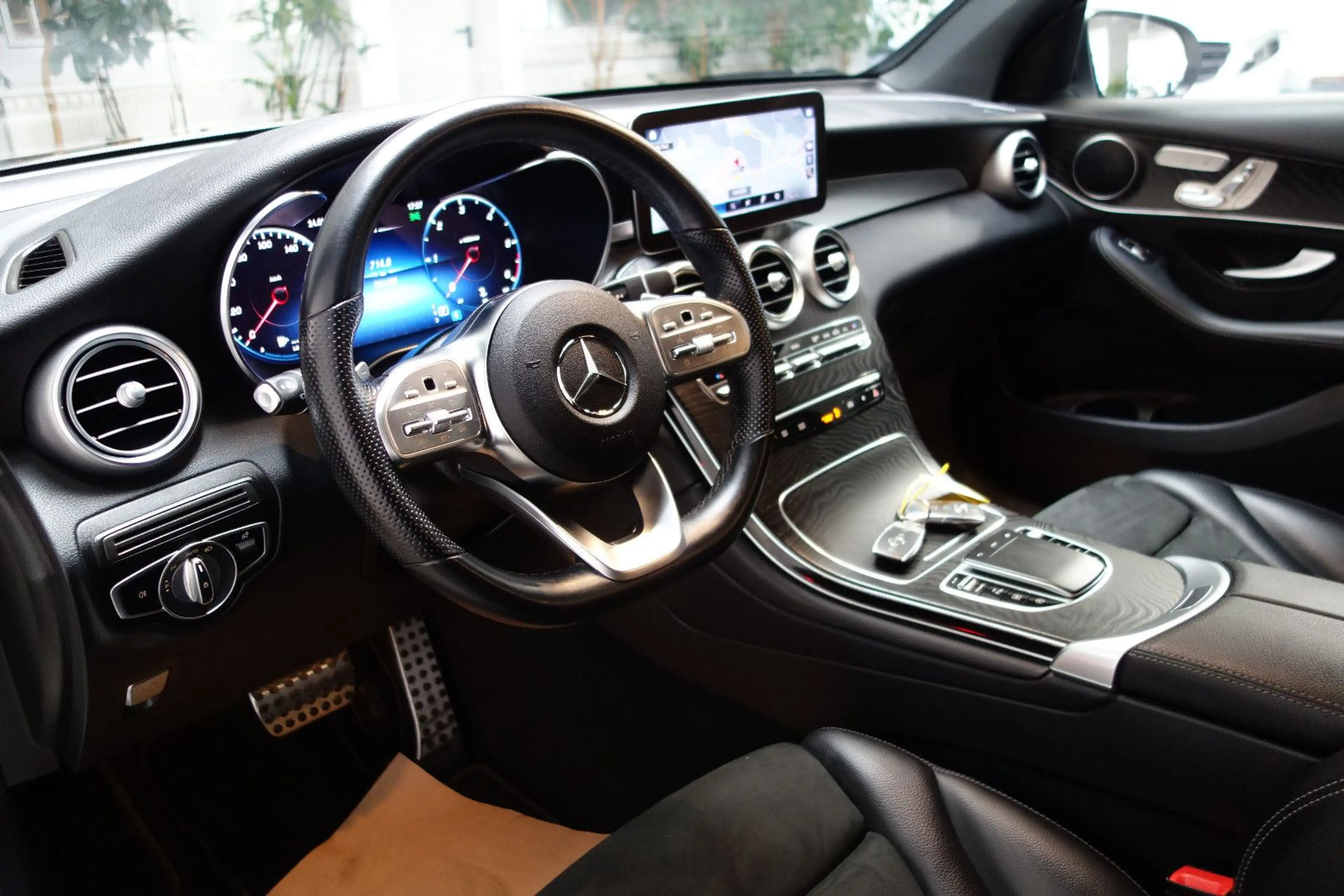 Mercedes-Benz GLC 220 d 4Matic AMG Line Night MBUX/Virtual/19Z — photo 14