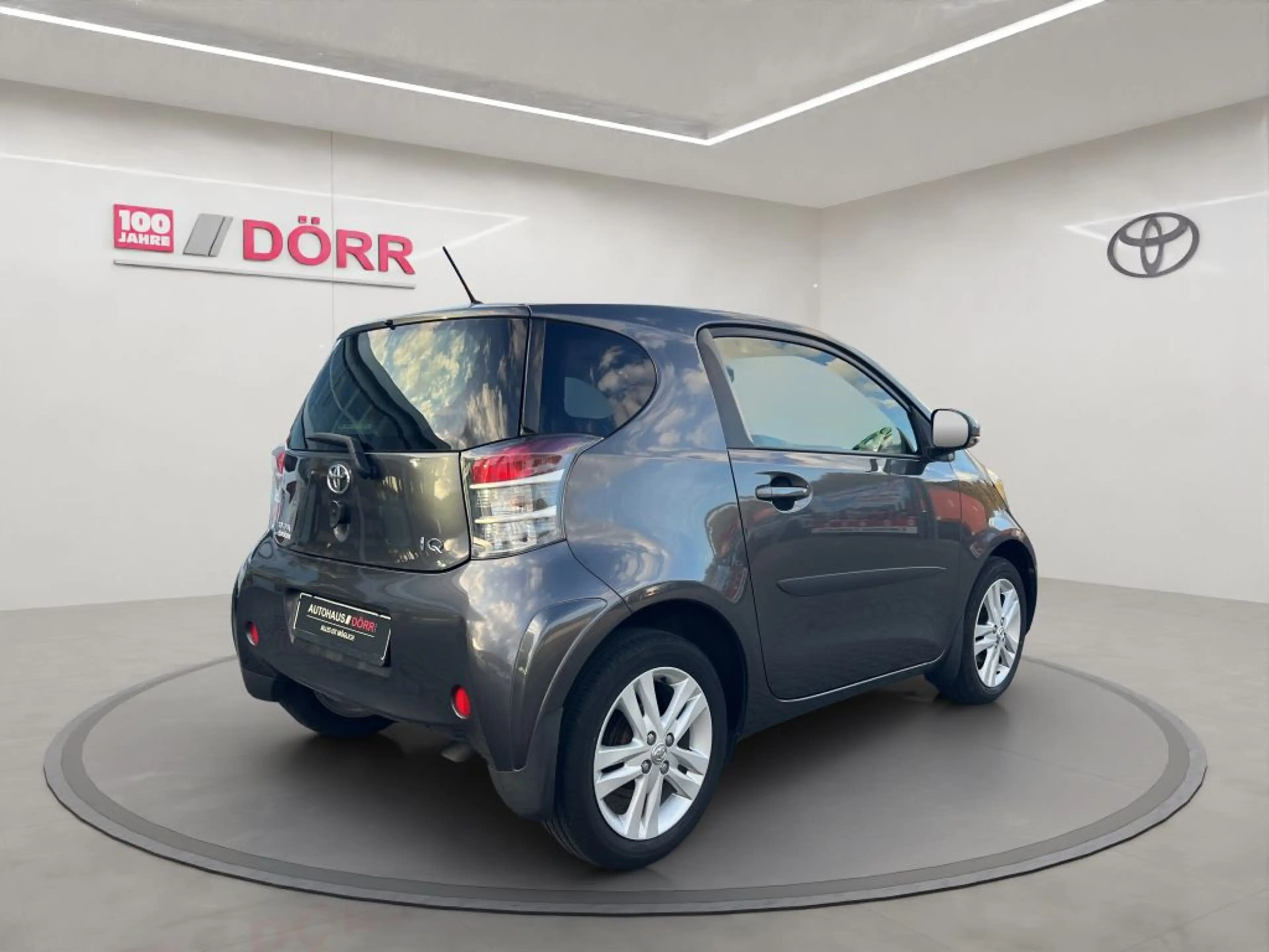 Toyota iQ 1.33 — photo 5