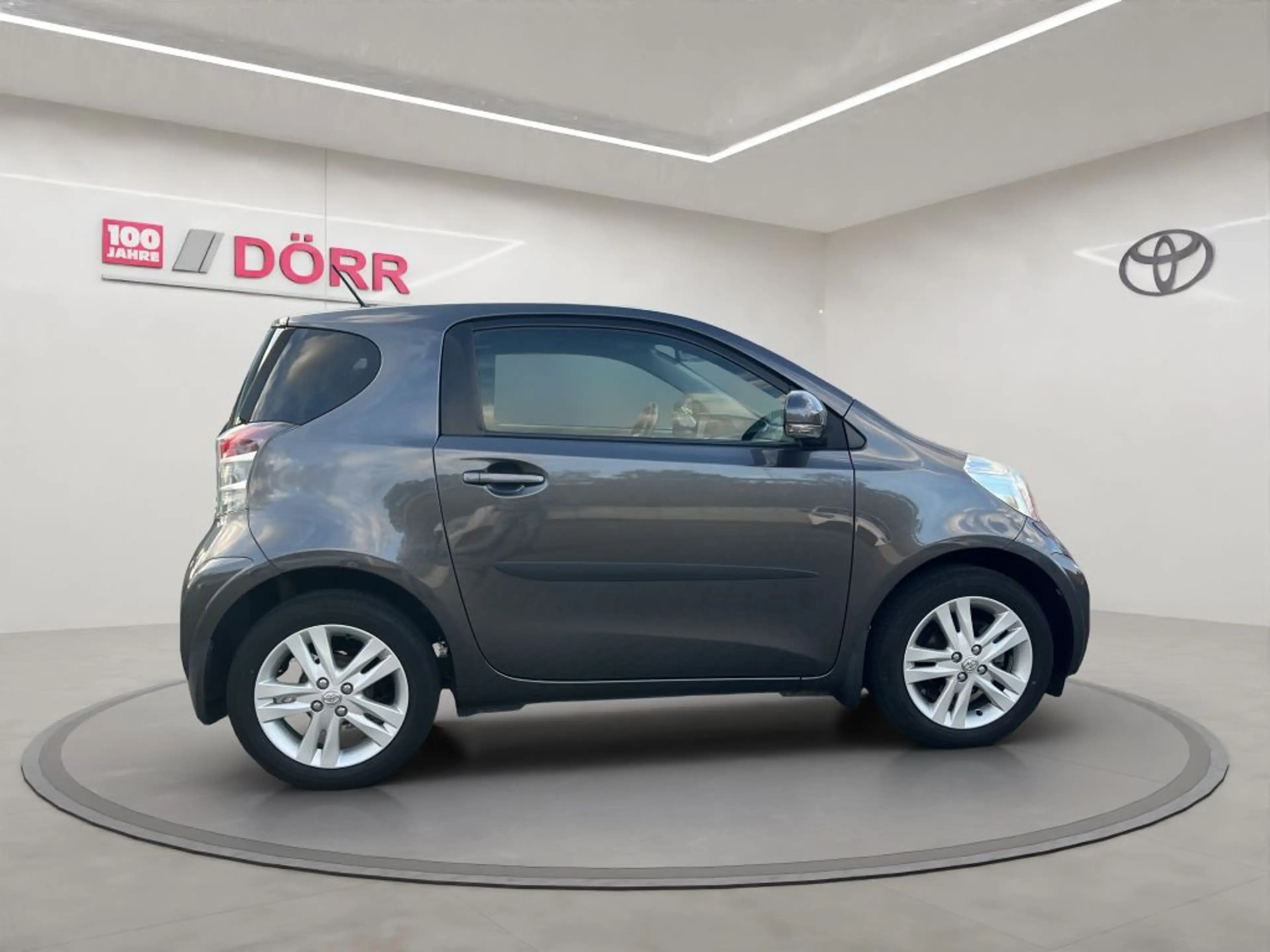 Toyota iQ 1.33 — photo 6