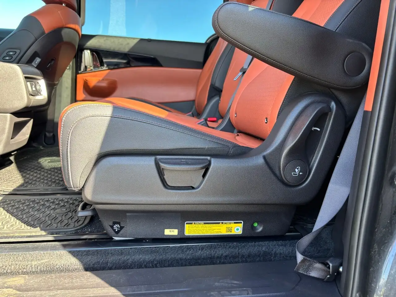 Kia Carnival снимка Kia Carnival