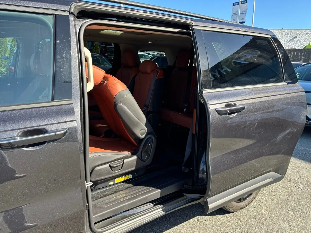 Kia Carnival снимка Kia Carnival