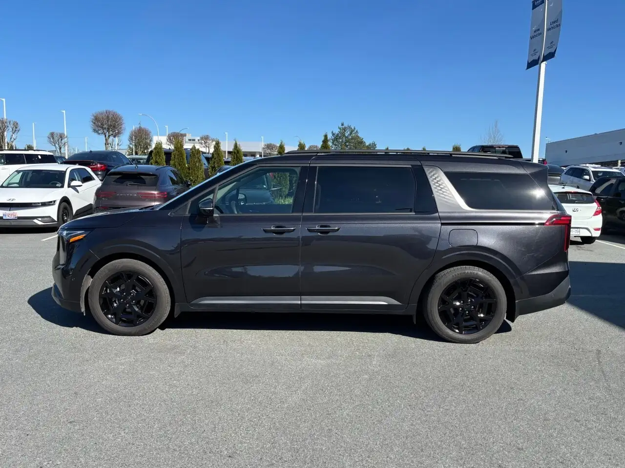 Kia Carnival снимка Kia Carnival