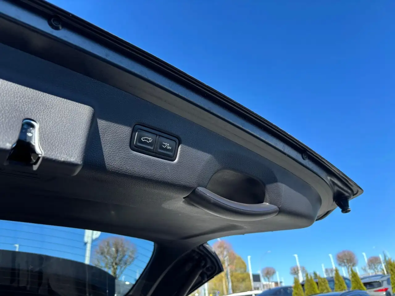 Kia Carnival снимка Kia Carnival