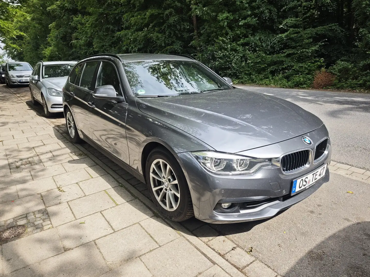 BMW 320 320 d Efficient Dynamics Advantage Grau - 1