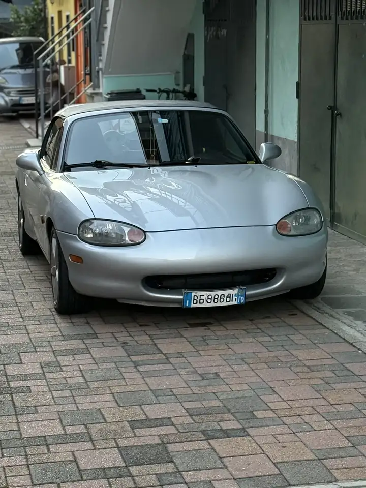 Mazda MX-5 1.6i 16v, foto 1