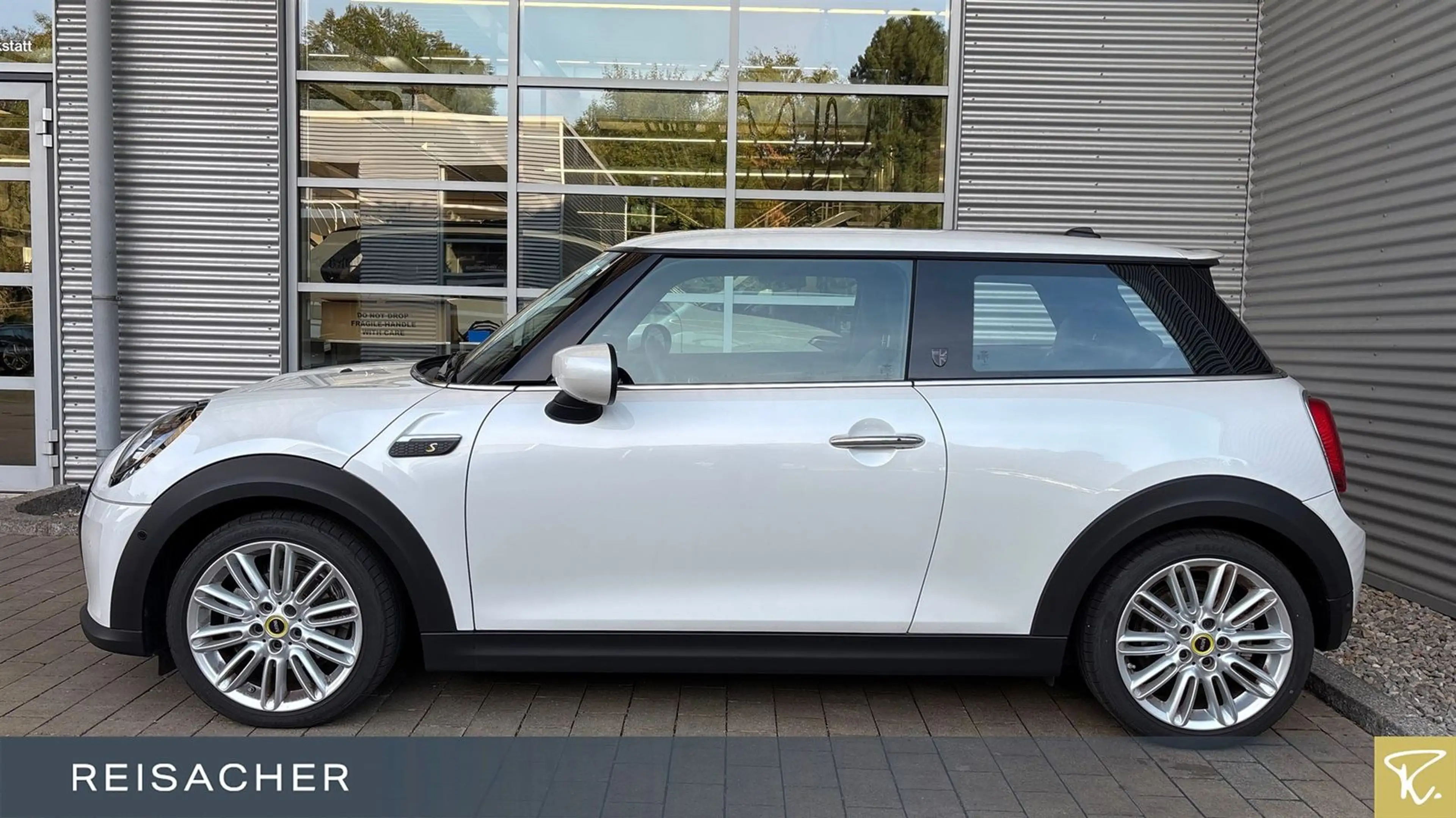 MINI Cooper SE A Yours-Trim,Pano,Navi,LM,Leder,Autom — photo 4