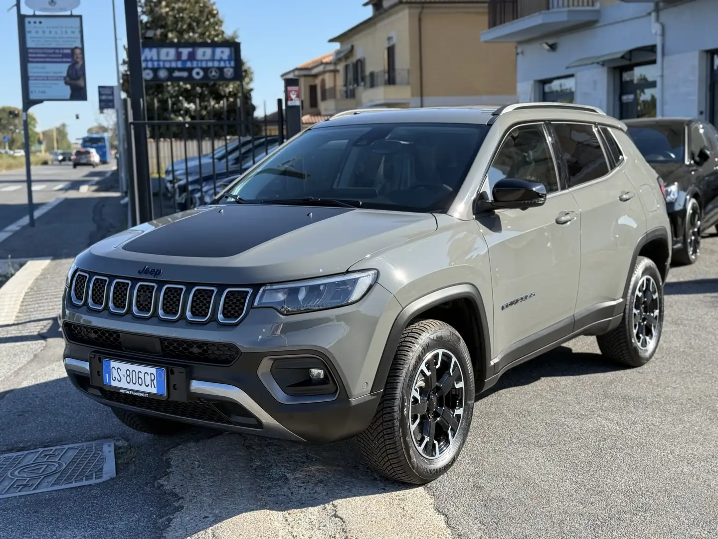 Jeep Compass 1.3 turbo t4 240cv phev Upland Cross 4xe km: 1.812 Gris - 1