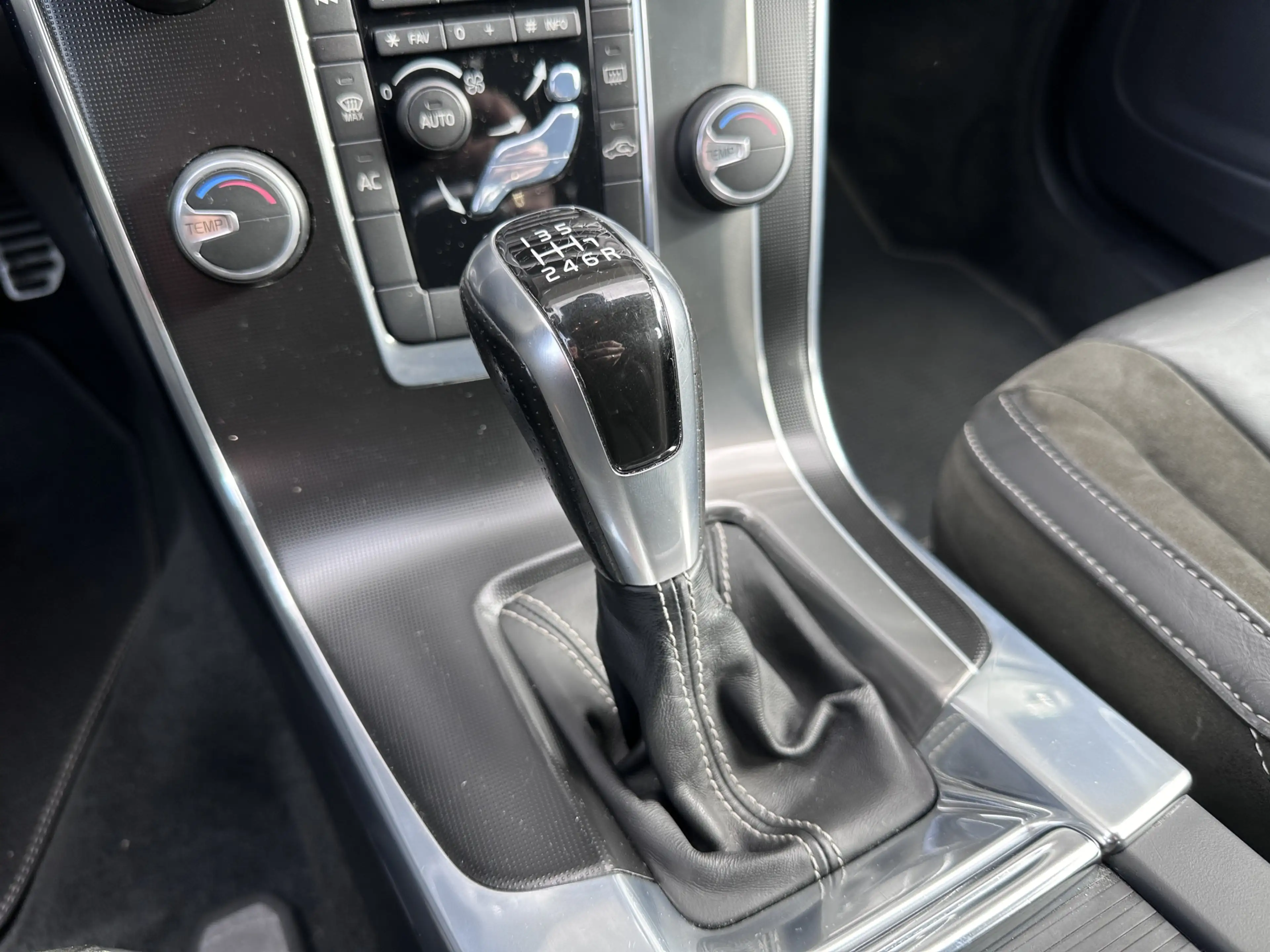 Volvo S60 2.0 D2 R-Design | Radio | Navigatie | Climate Cont — photo 25