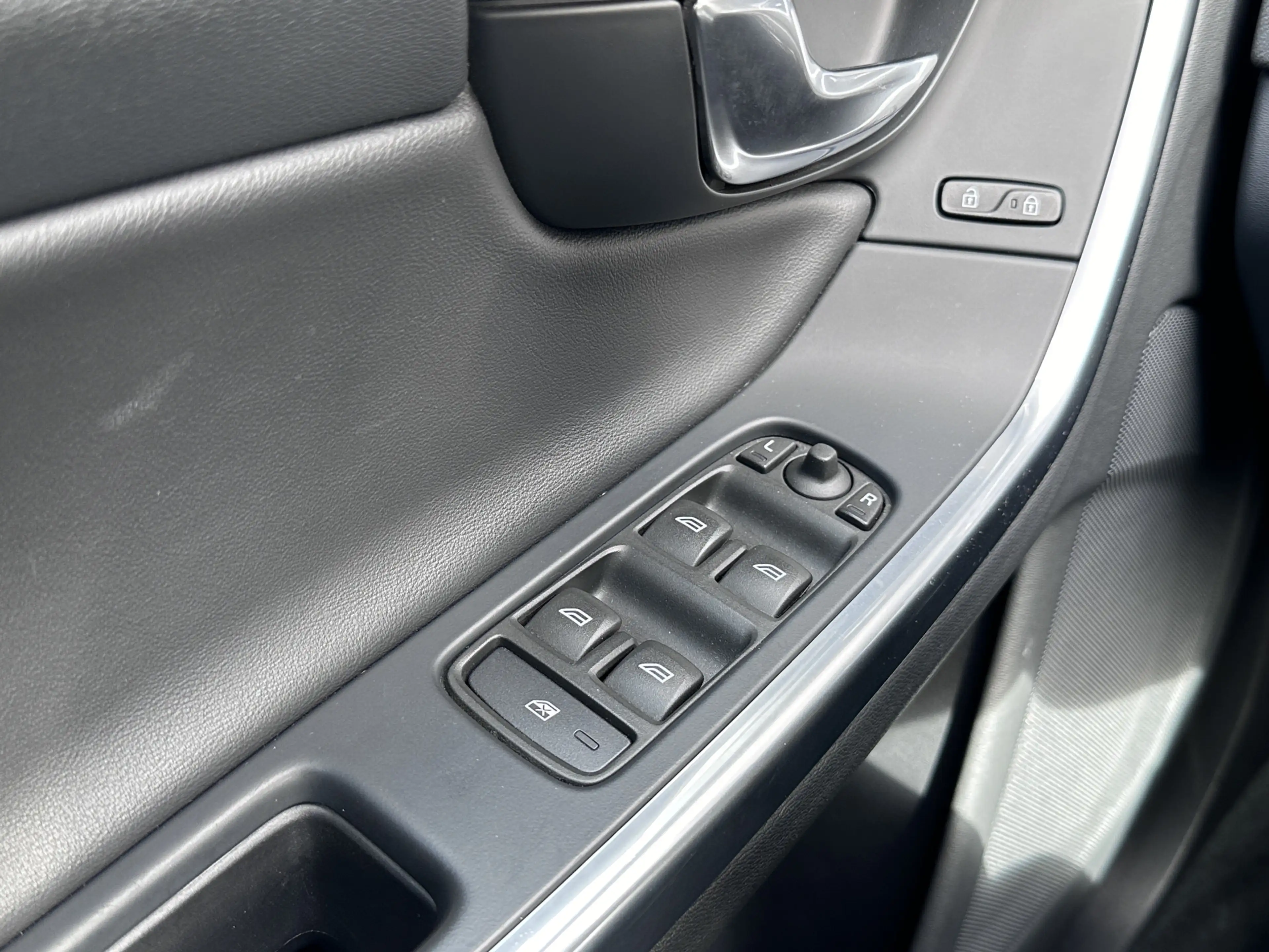 Volvo S60 2.0 D2 R-Design | Radio | Navigatie | Climate Cont — photo 34