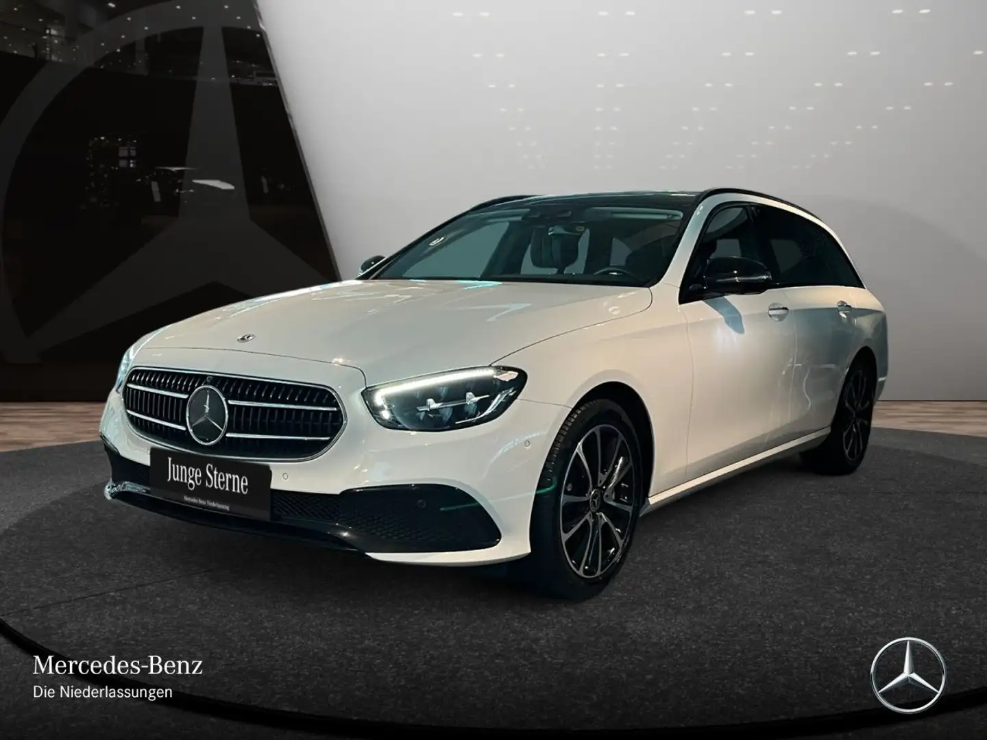 Mercedes-Benz E 400 d T 4M AVANTG+NIGHT+PANO+360+AHK+LED+STHZG Biały - 2