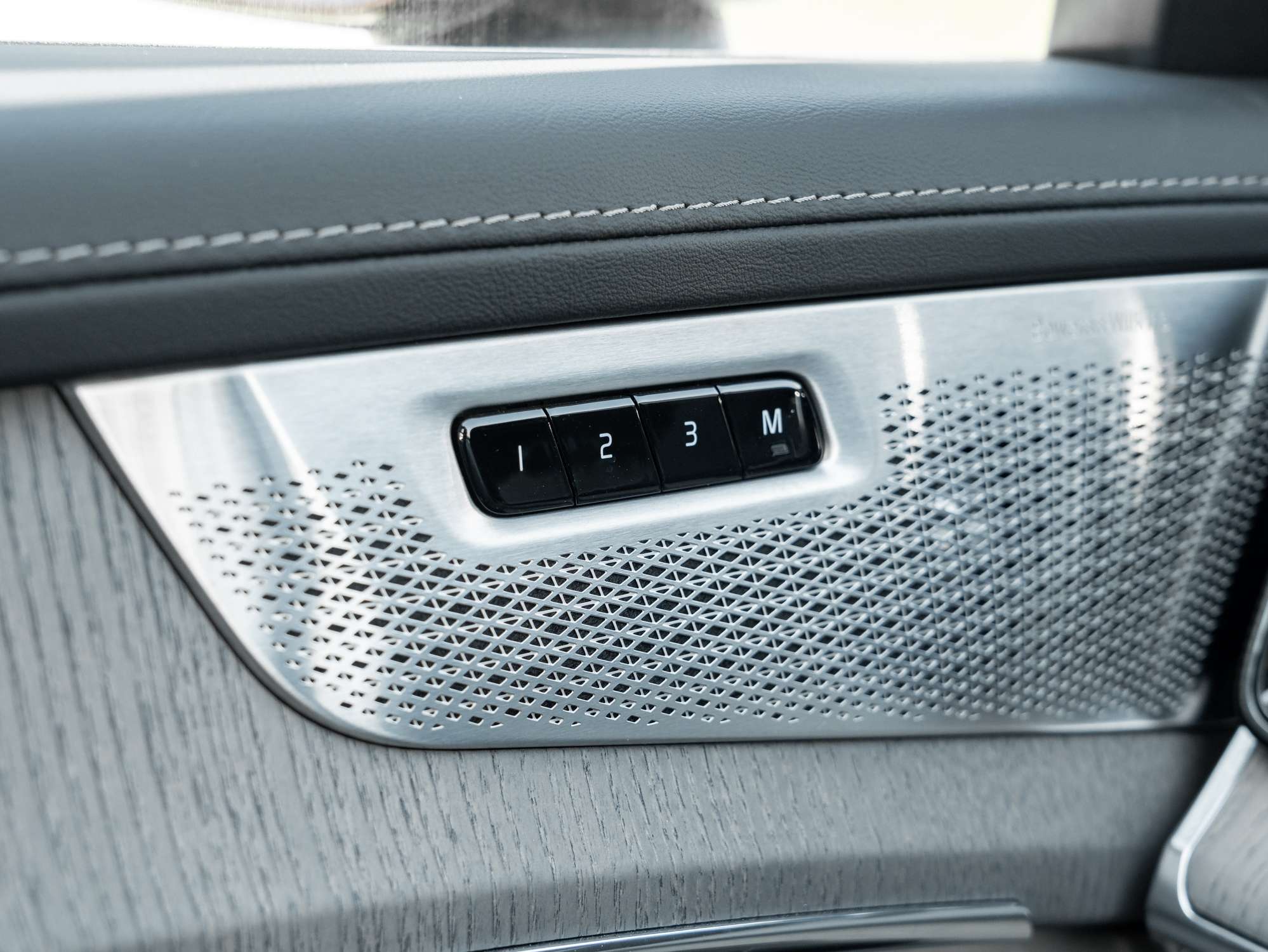 2025 Volvo XC90 2025.5 T8 AWD ULTRA |MASSAGE SEATS |B&WILKINS |CPO thumb 17