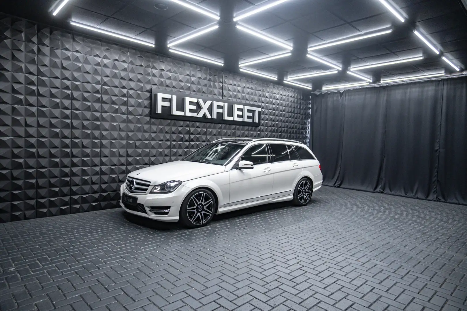Mercedes-Benz C 250 CDI T AMG 4Matic Designo Pano H&K Blanc - 1