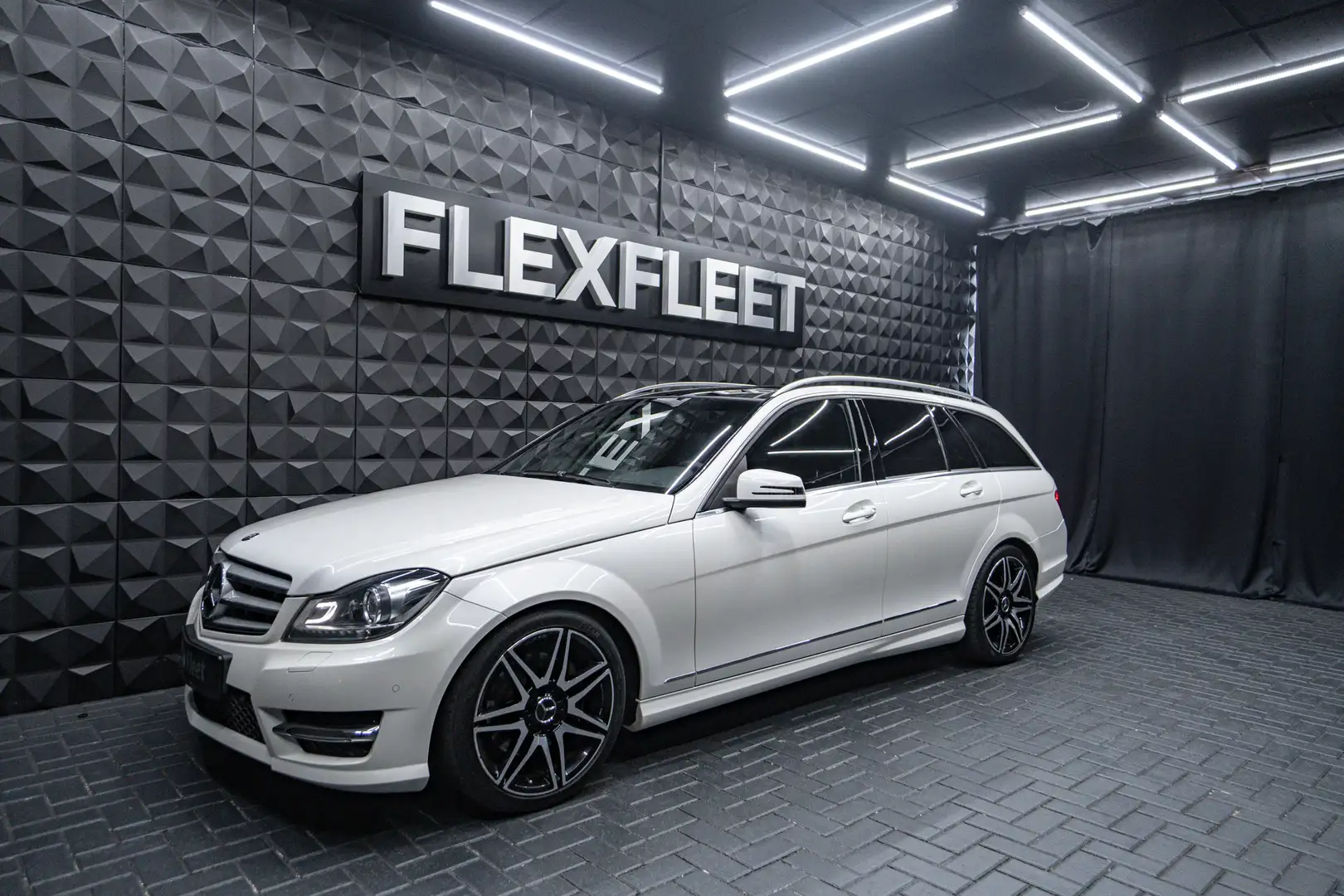 Mercedes-Benz C 250 CDI T AMG 4Matic Designo Pano H&K Blanc - 2