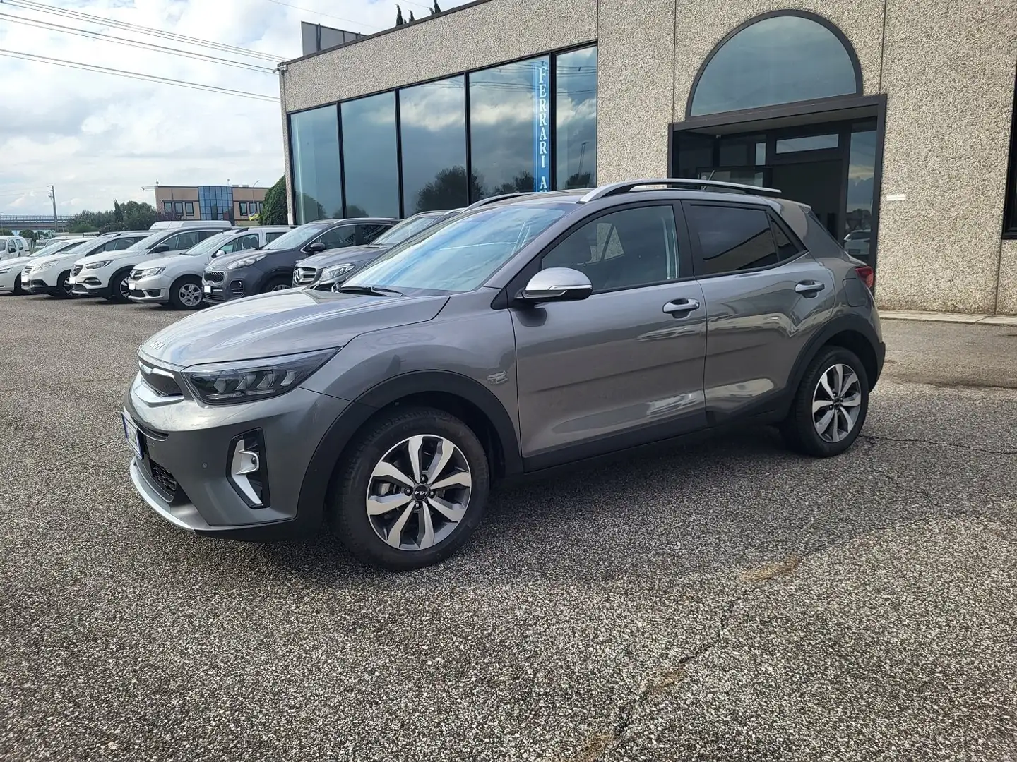 Kia Stonic 1.2 dpi Style Grigio - 1
