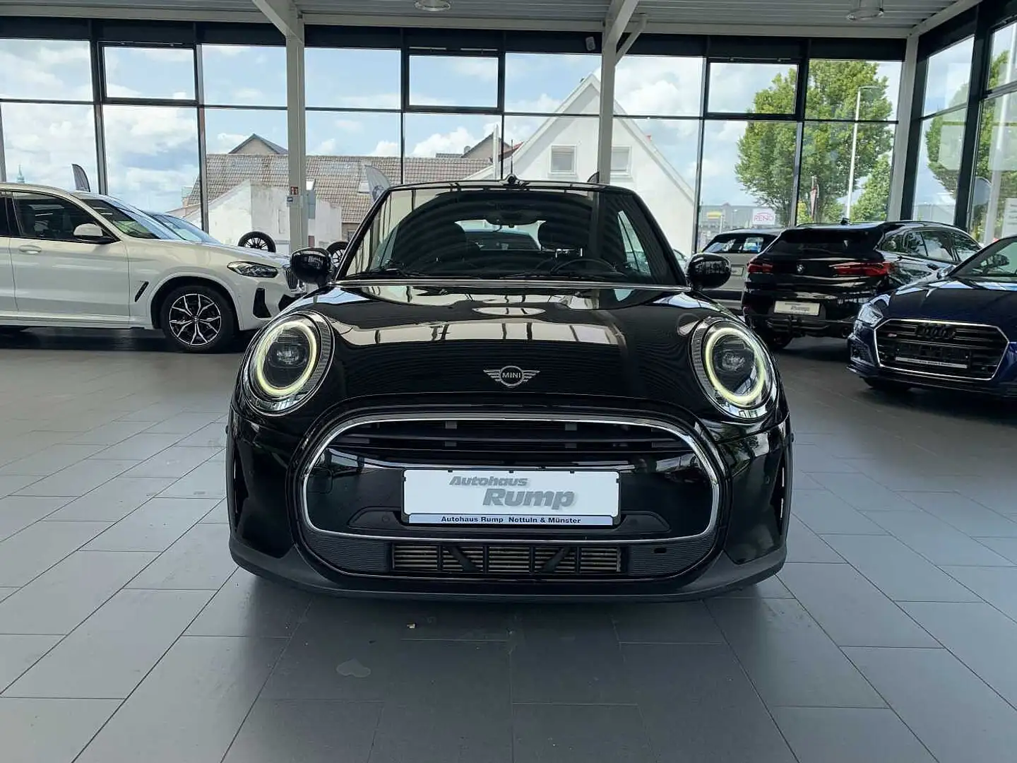 MINI Cooper Cabrio Autom. NAVI/APPLE/LED/DAB/KLIMAAUT Schwarz - 2