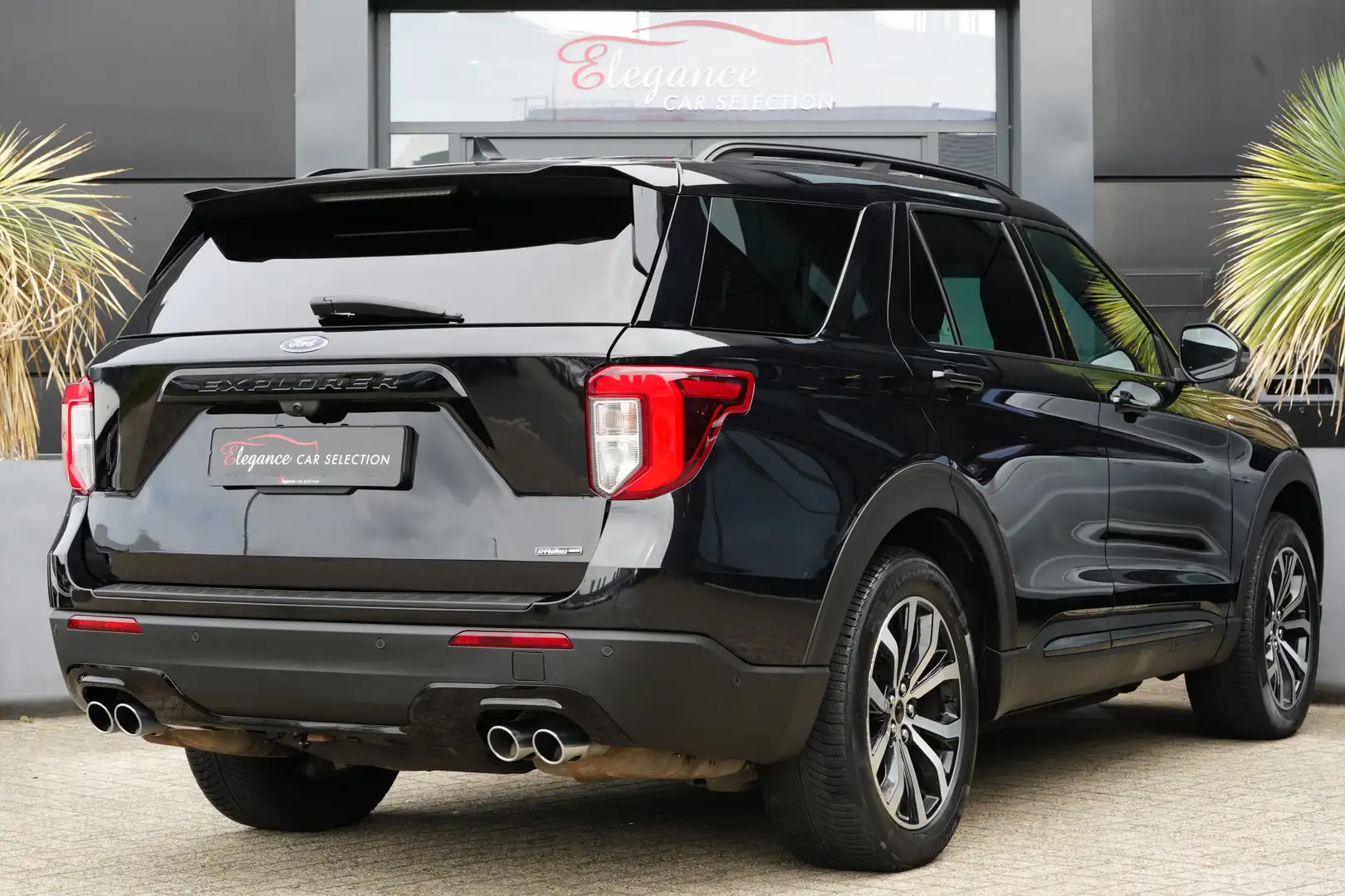 Ford Explorer 3.0 V6 EcoBoost PHEV ST-Line 7P 457pk Panoramadak/ Zwart - 2