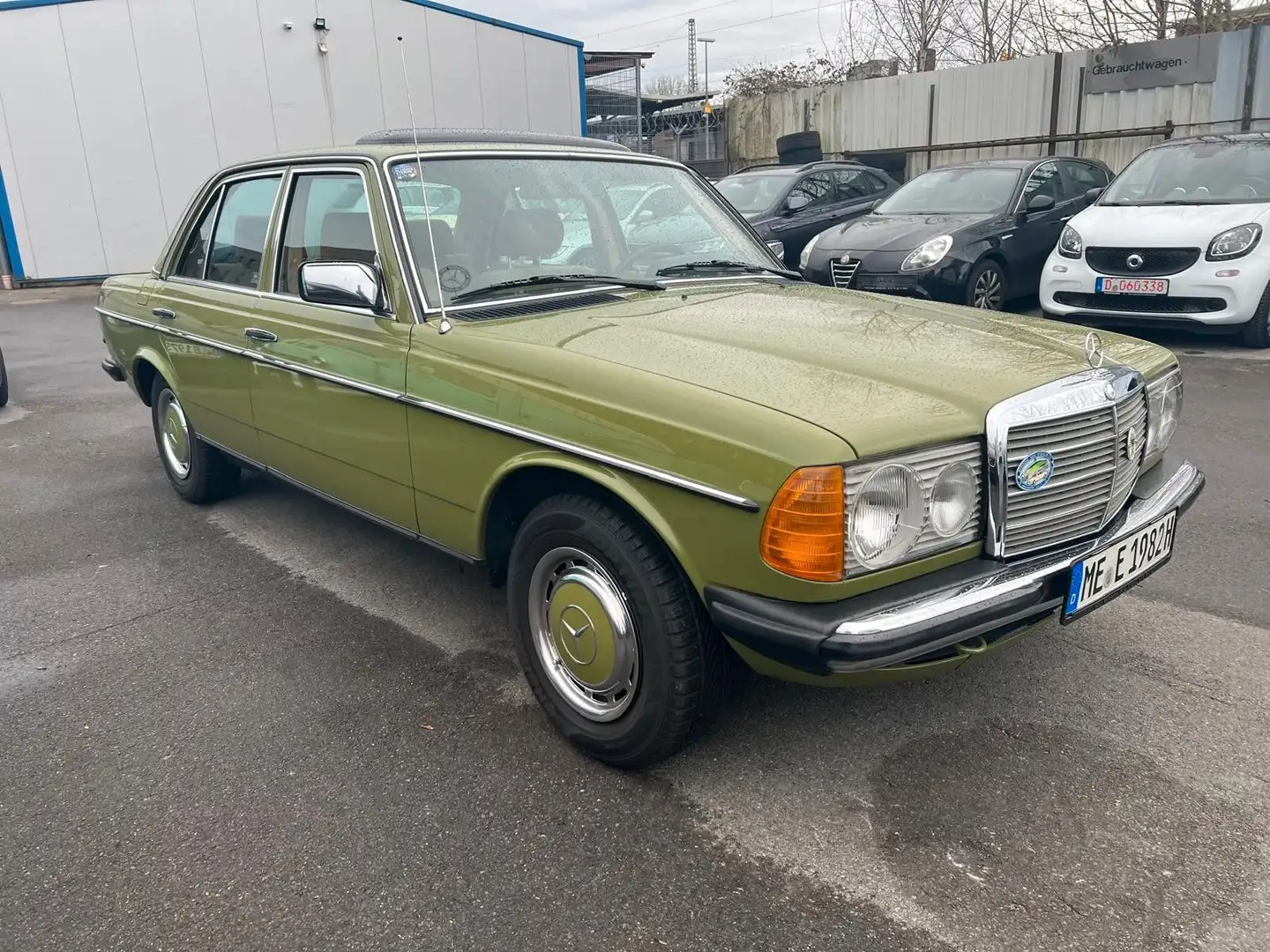 Mercedes-Benz 240 MB 240D*SCHIEBED*1.HD*VOLLE DOKUMENT*H-KENNZEICH Zöld - 1