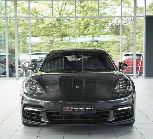 Porsche Panamera view 4
