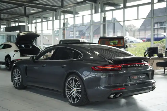 Porsche Panamera view 11