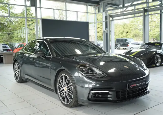 Porsche Panamera view 6