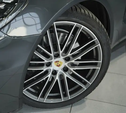 Porsche Panamera view 3
