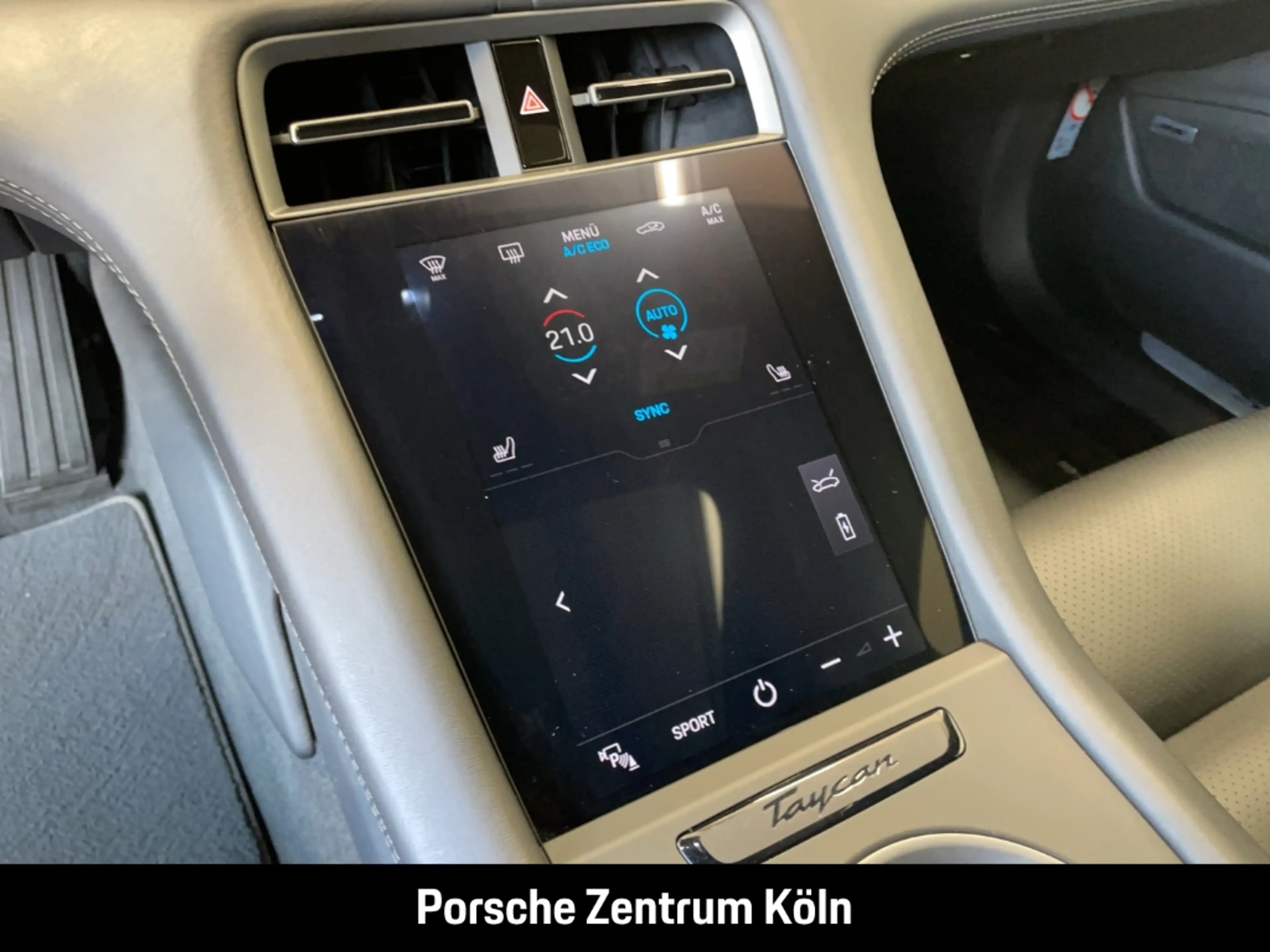 Porsche Taycan 4S Cross Turismo LED-Matrix BOSE 21-Zoll — photo 17